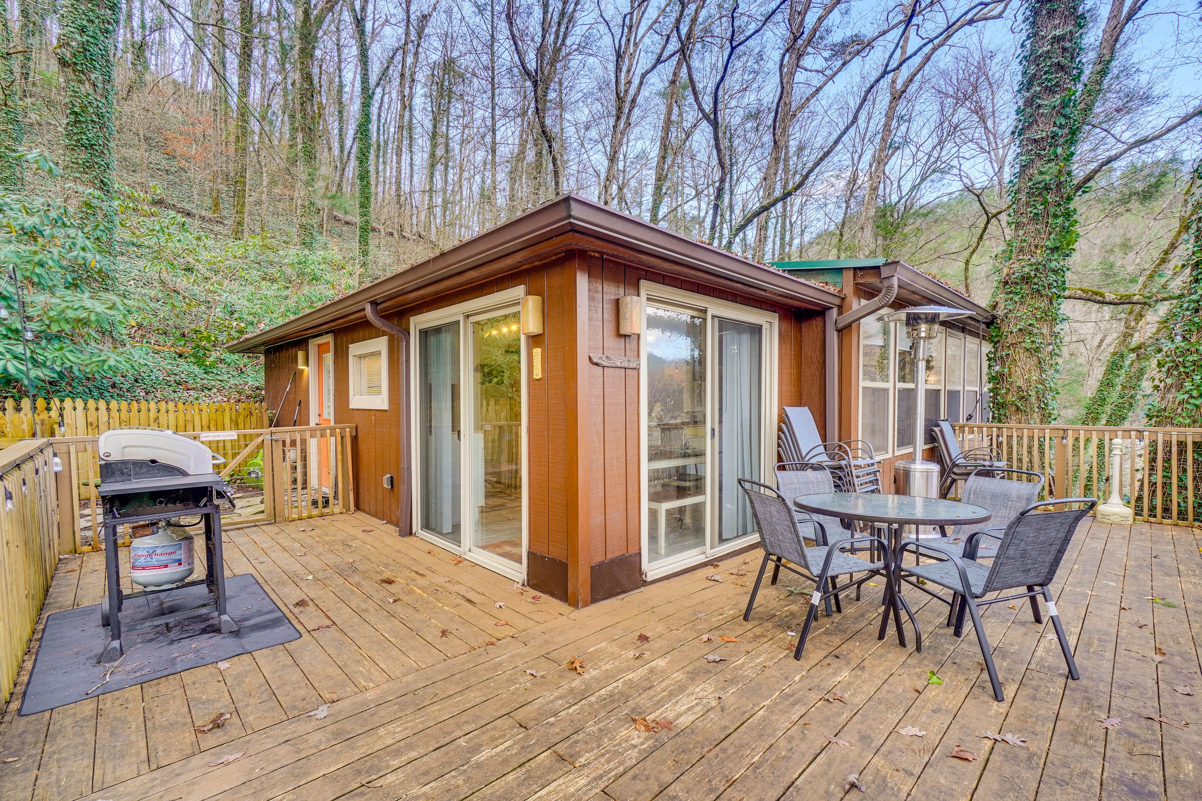 Upper Deck | Gas Grill