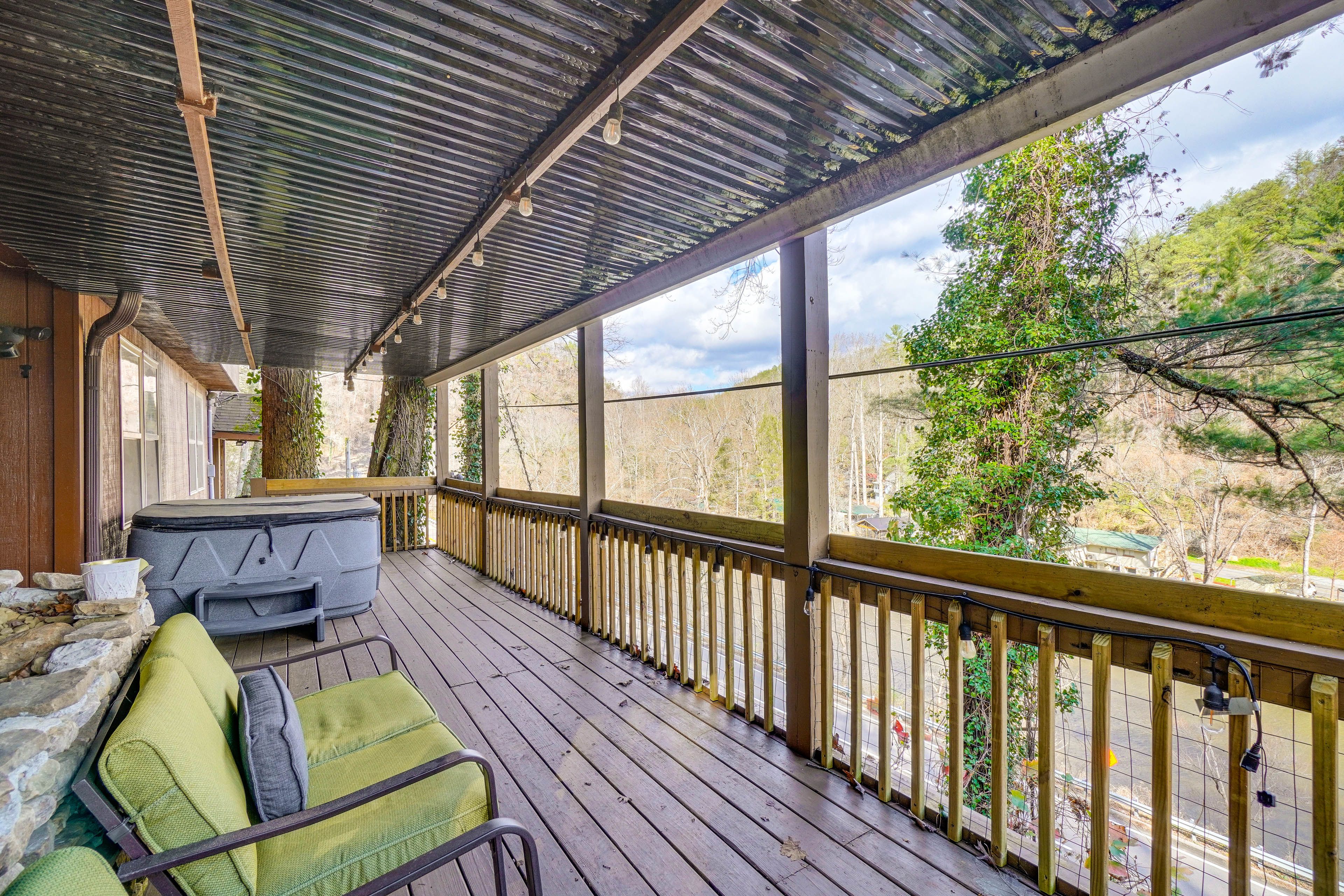 Lower Deck | Private Hot Tub