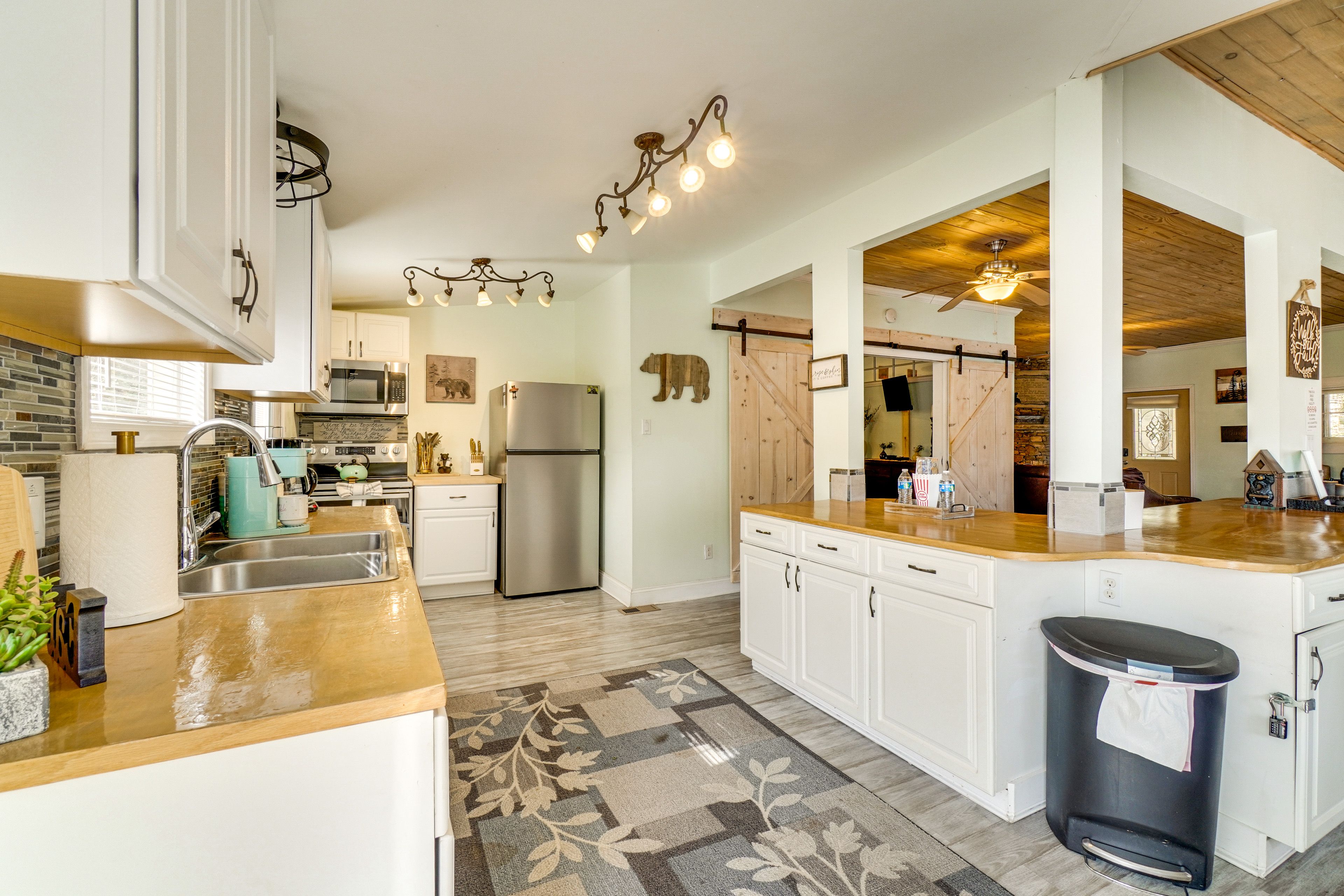 Kitchen | Main Floor