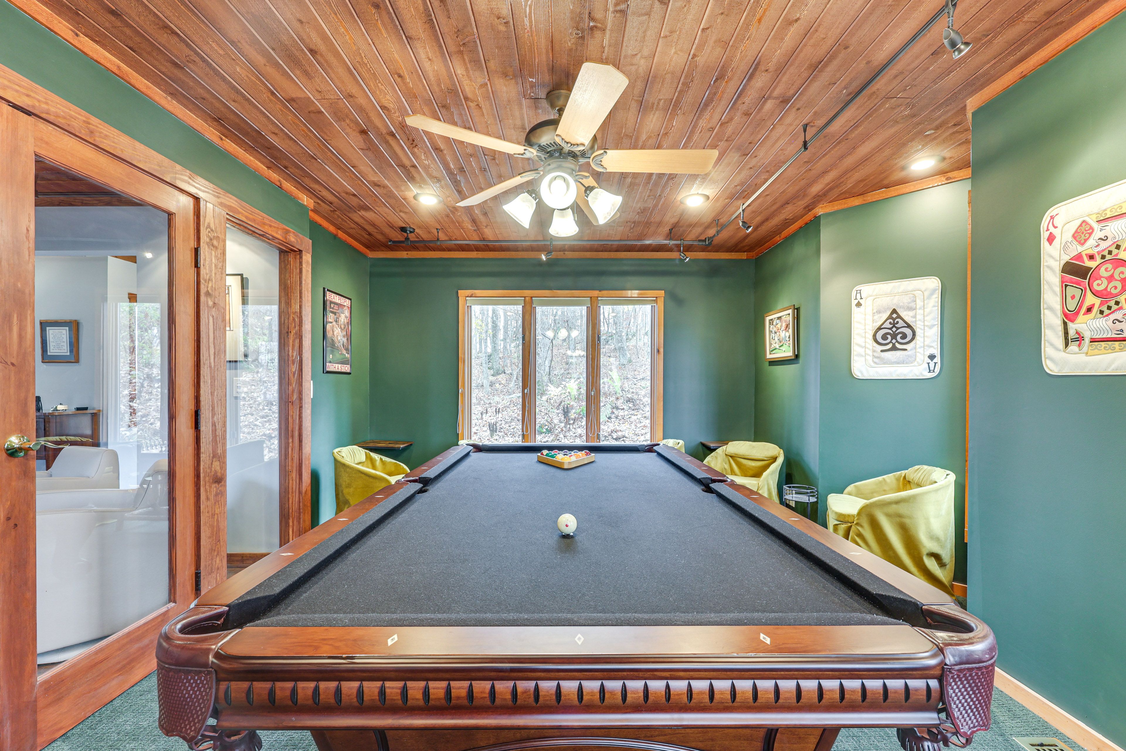 Game Room | Poker Table | Wet Bar | Chessboard | 1st Floor