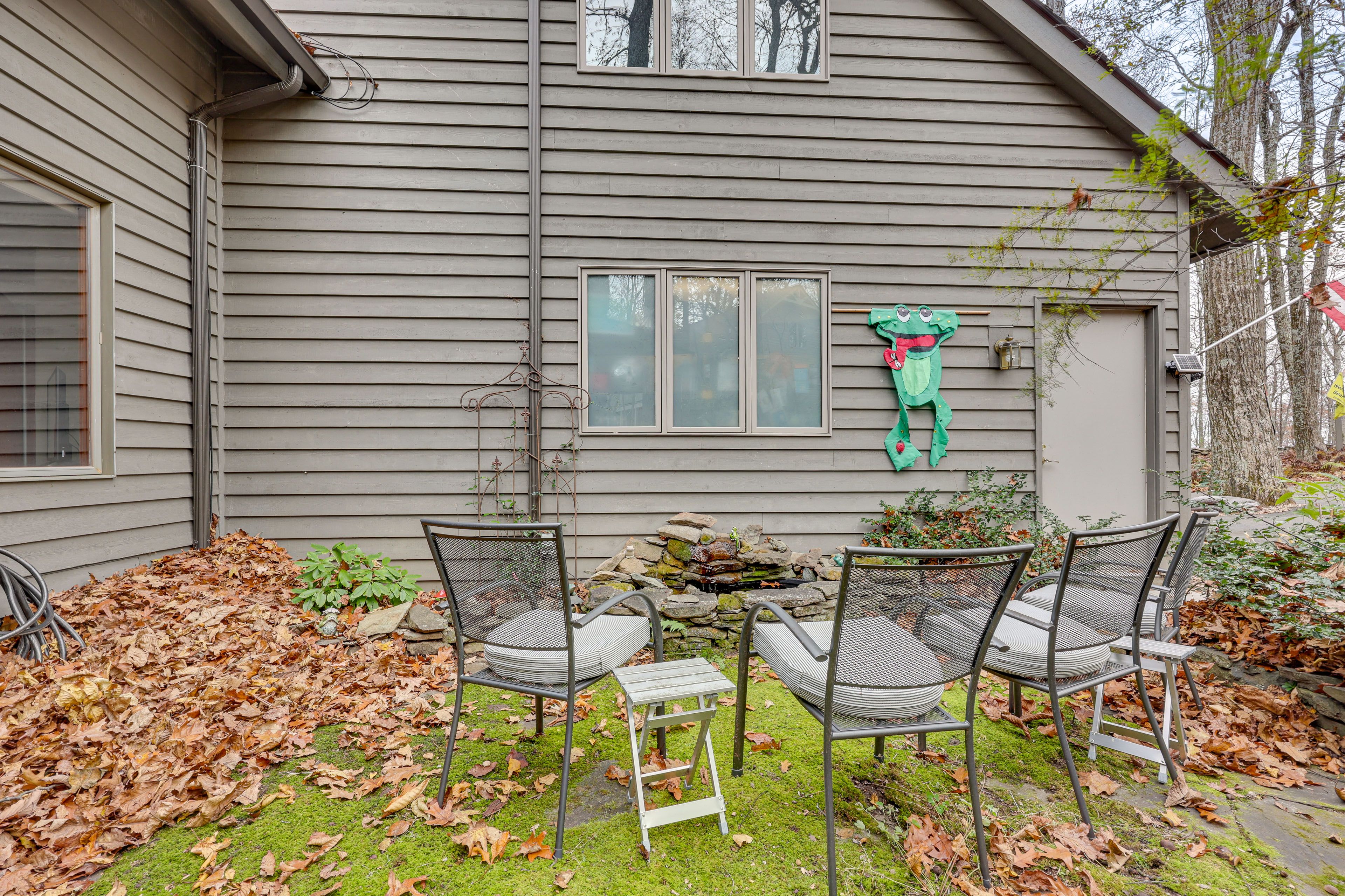 Small Garden Pond | Seating