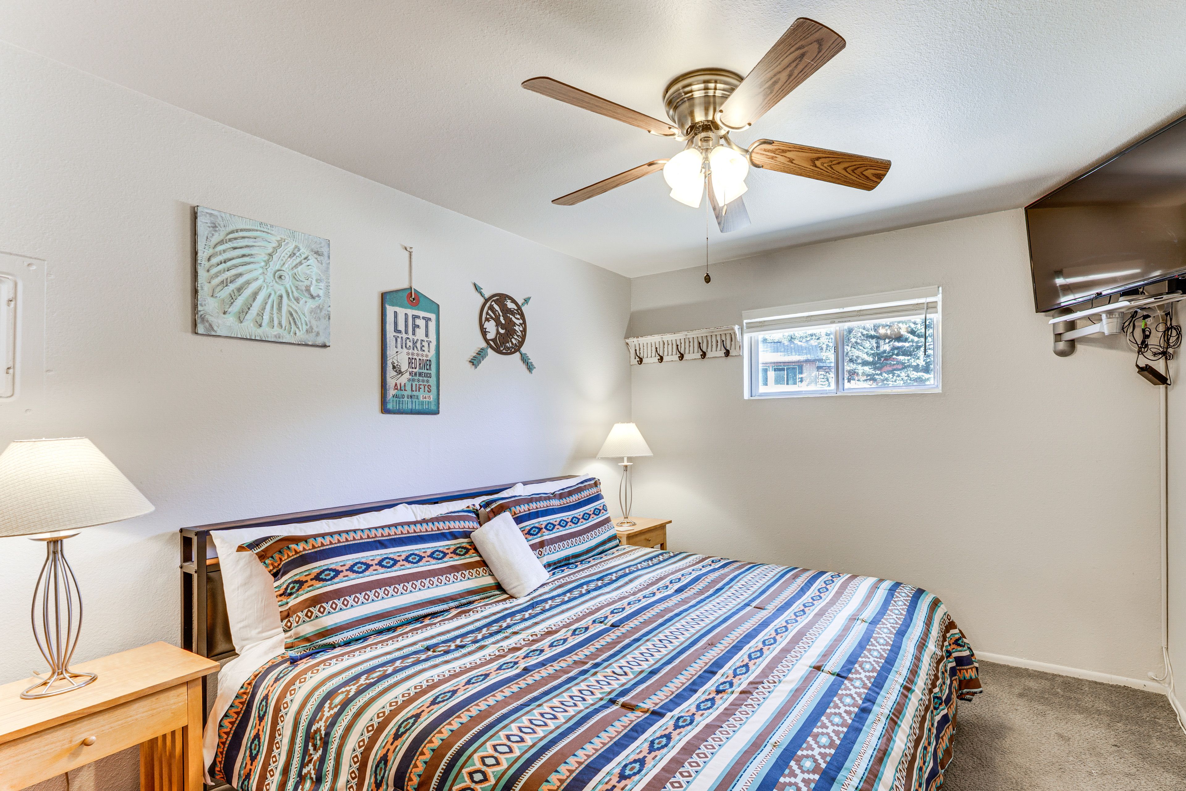 Bedroom 1 | King Bed | Linens Provided