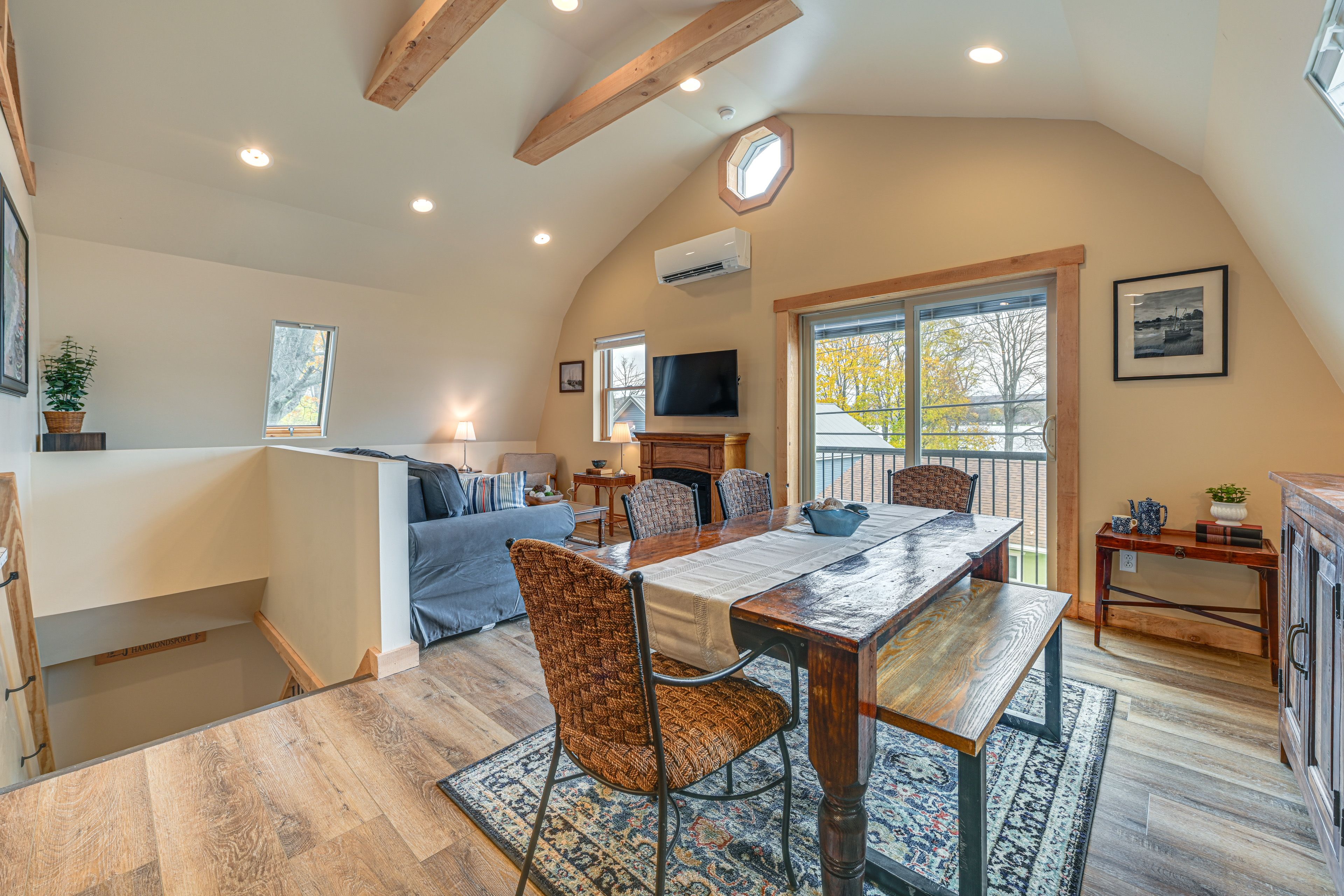 Dining Area | Living Room | 2nd Floor | Smart TV | Lake Views