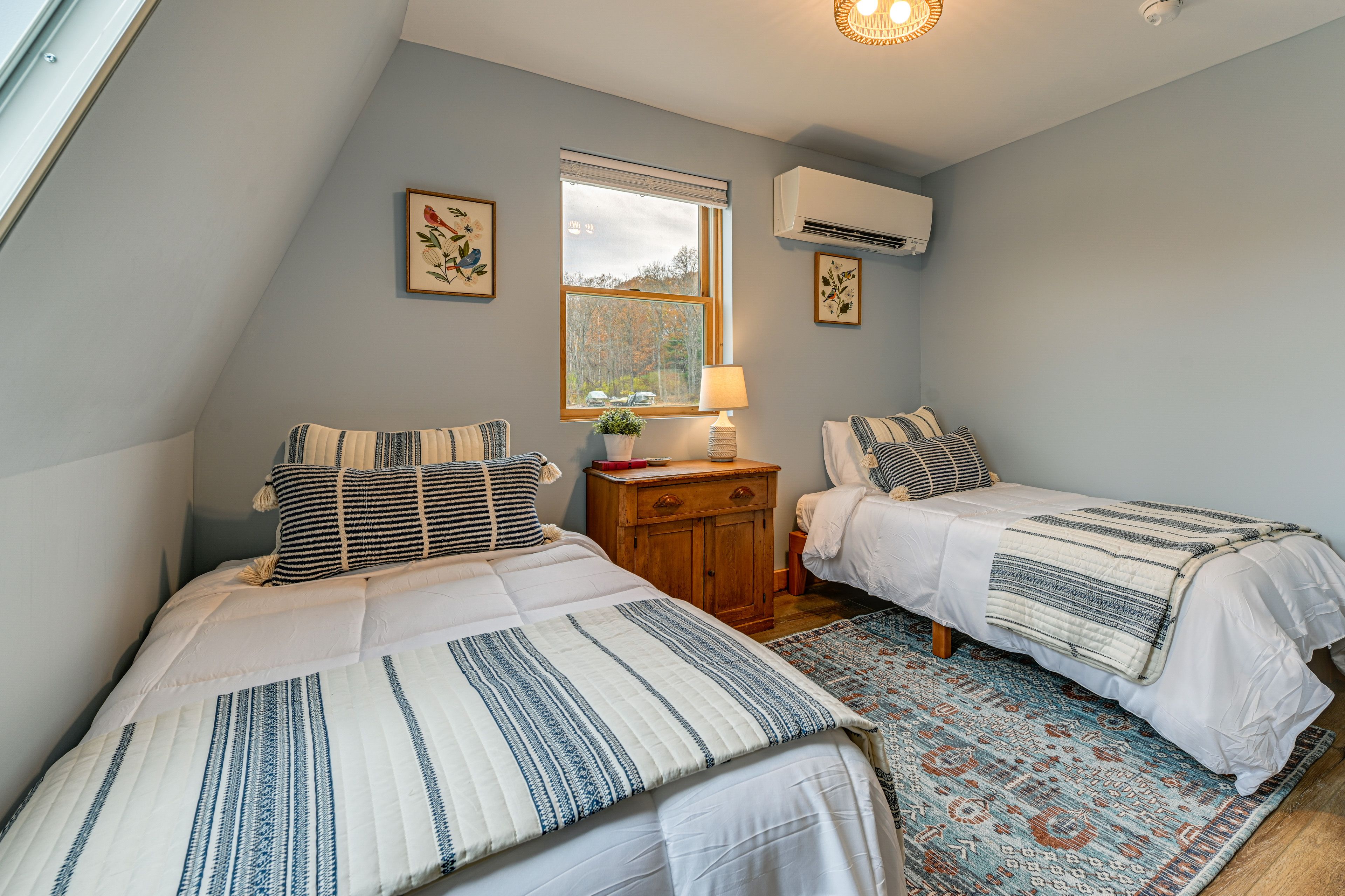 Bedroom 2 | 2 Twin Beds | 2nd Floor