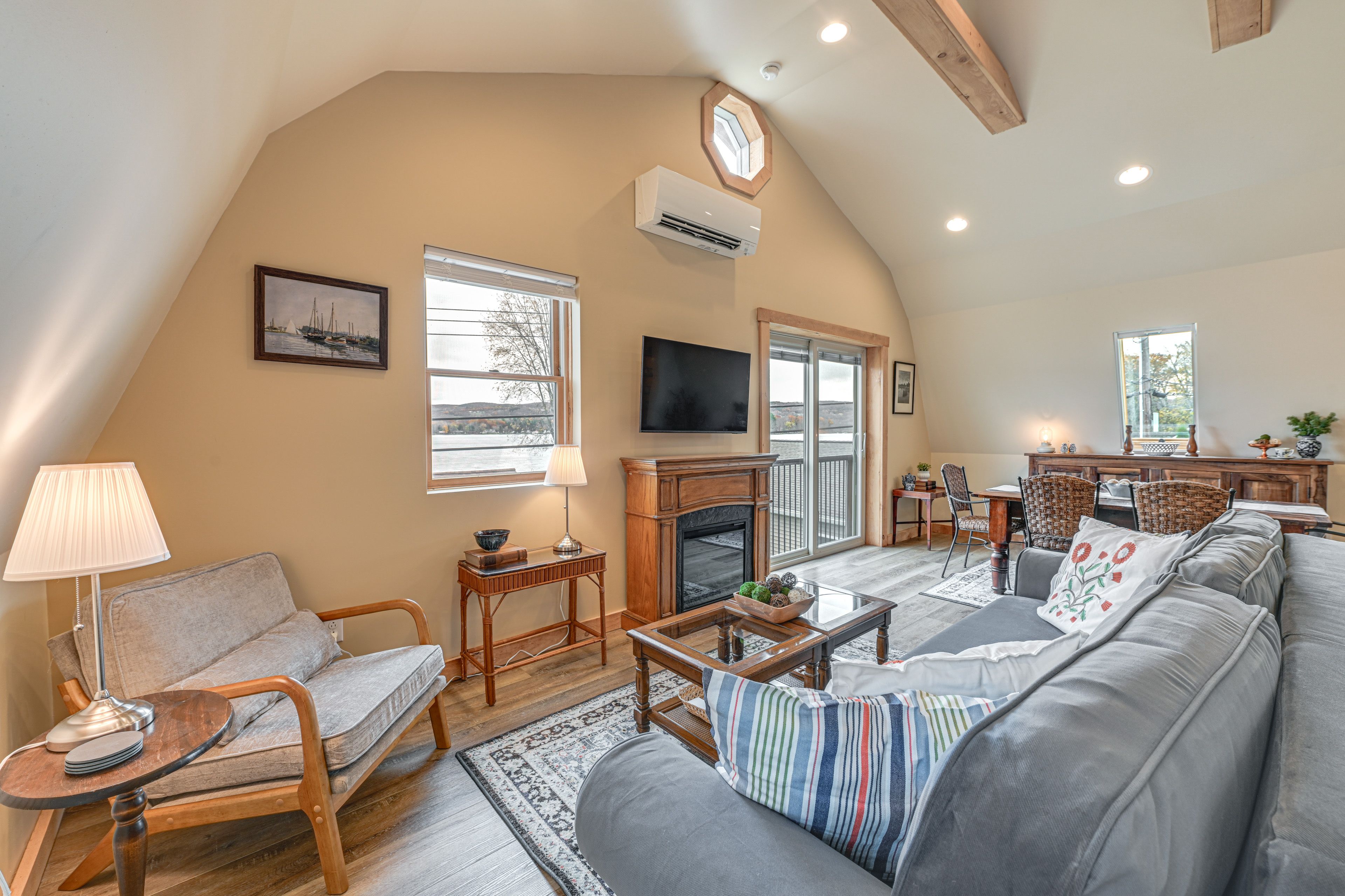 Bradford Vacation Rental | 2BR | 1.5BA | 1,026 Sq Ft | Stairs Required