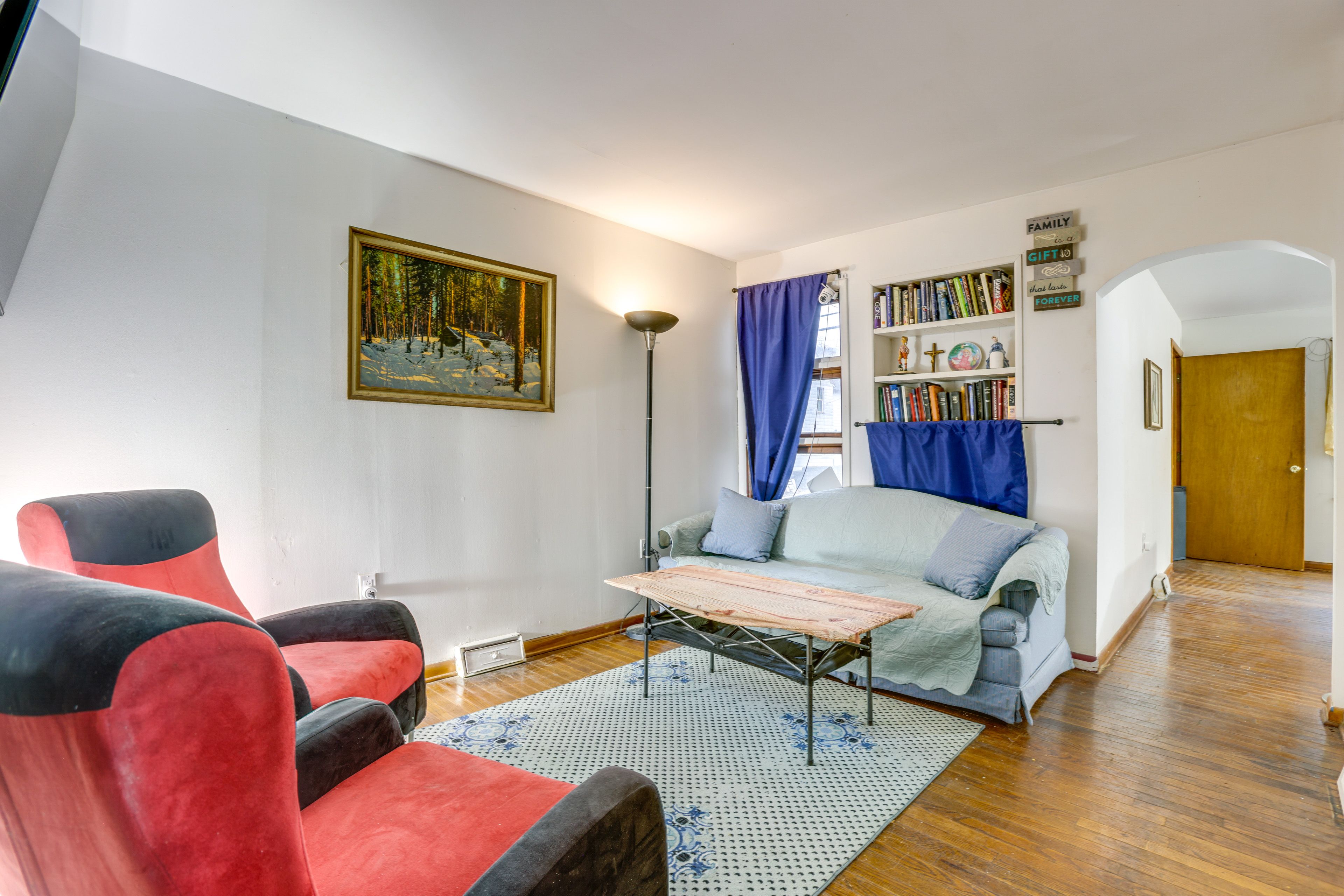Living Room | Queen Sleeper Sofa