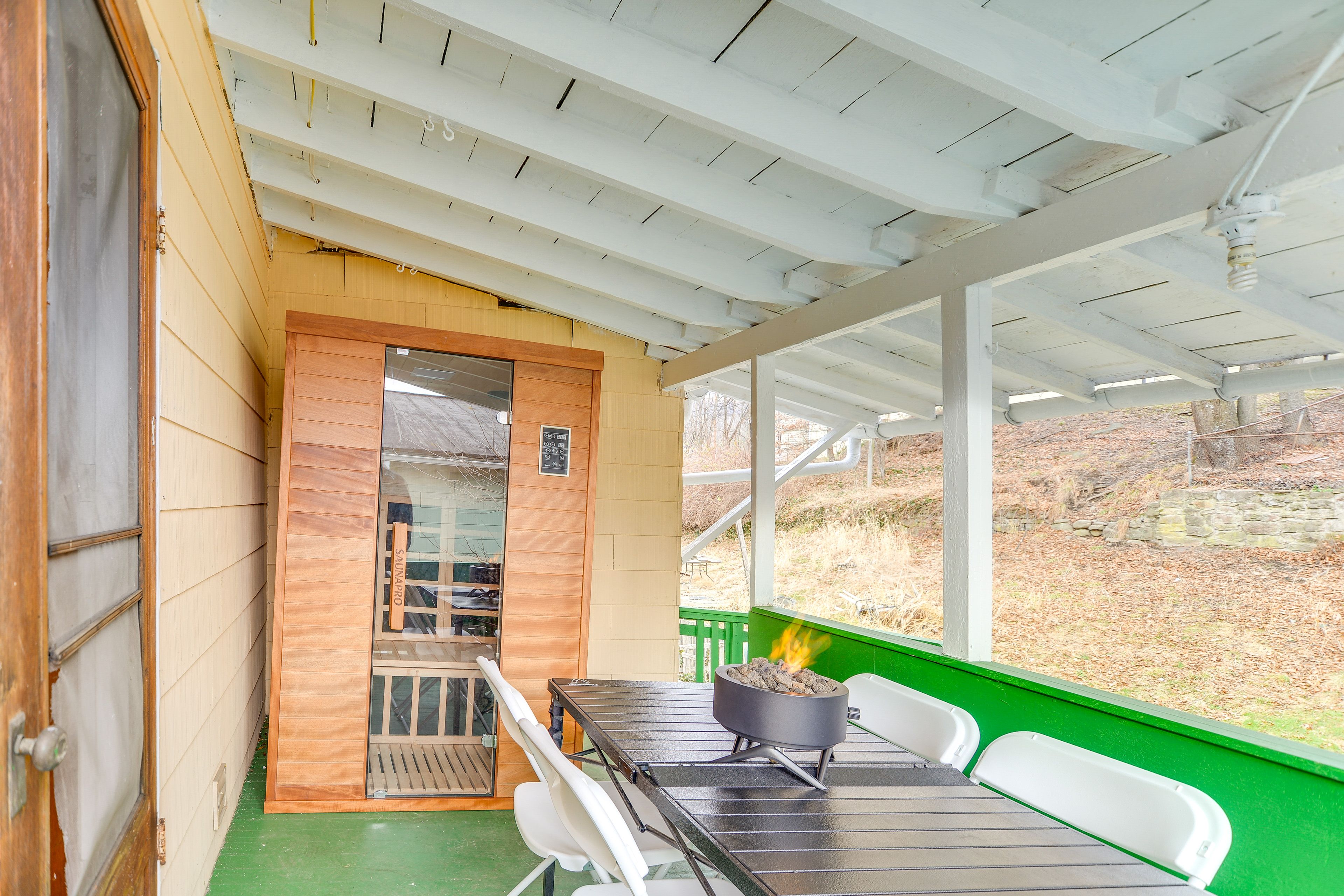 Shared Balcony w/ Sauna & Tabletop Fire Pit