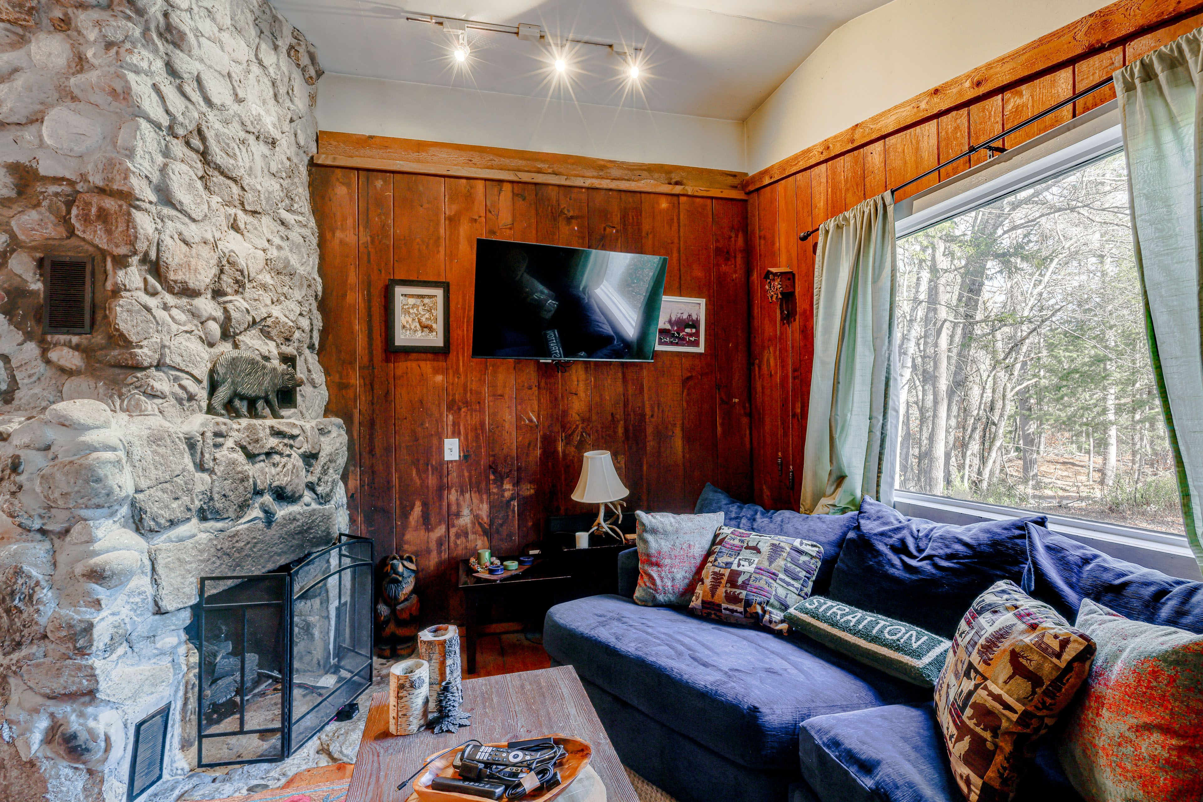 Living Room | Smart TV | Free WiFi | Central Heating