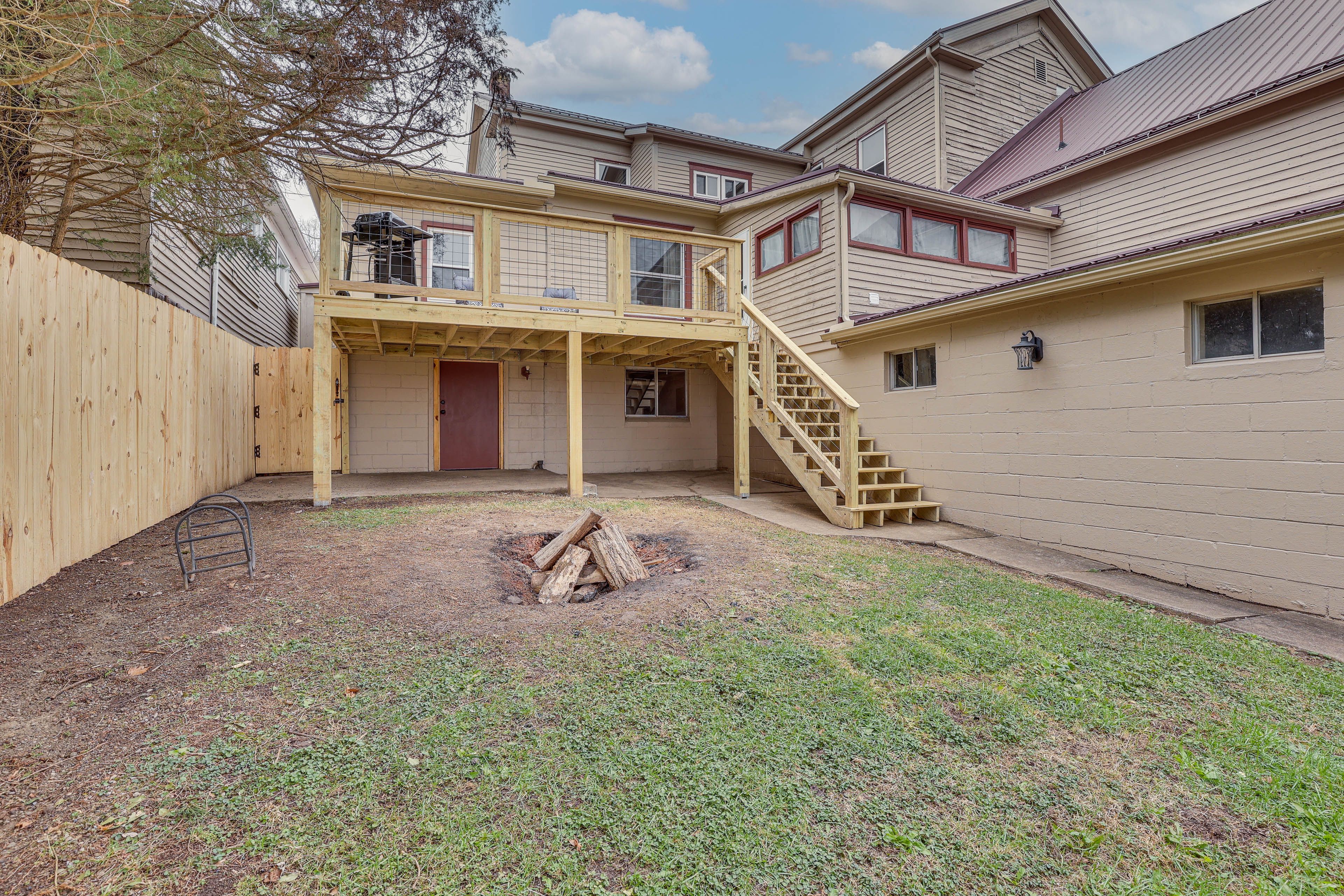 Fenced Yard | Wood-Burning Fire Pit