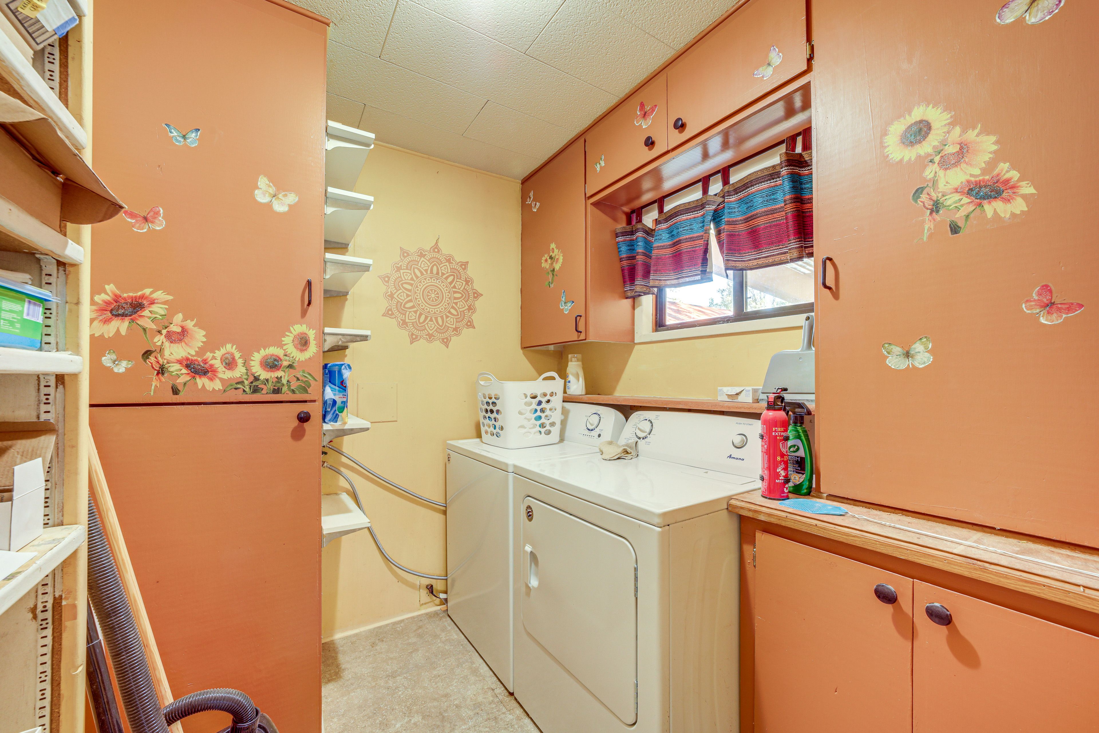 Laundry Room | Washer & Dryer