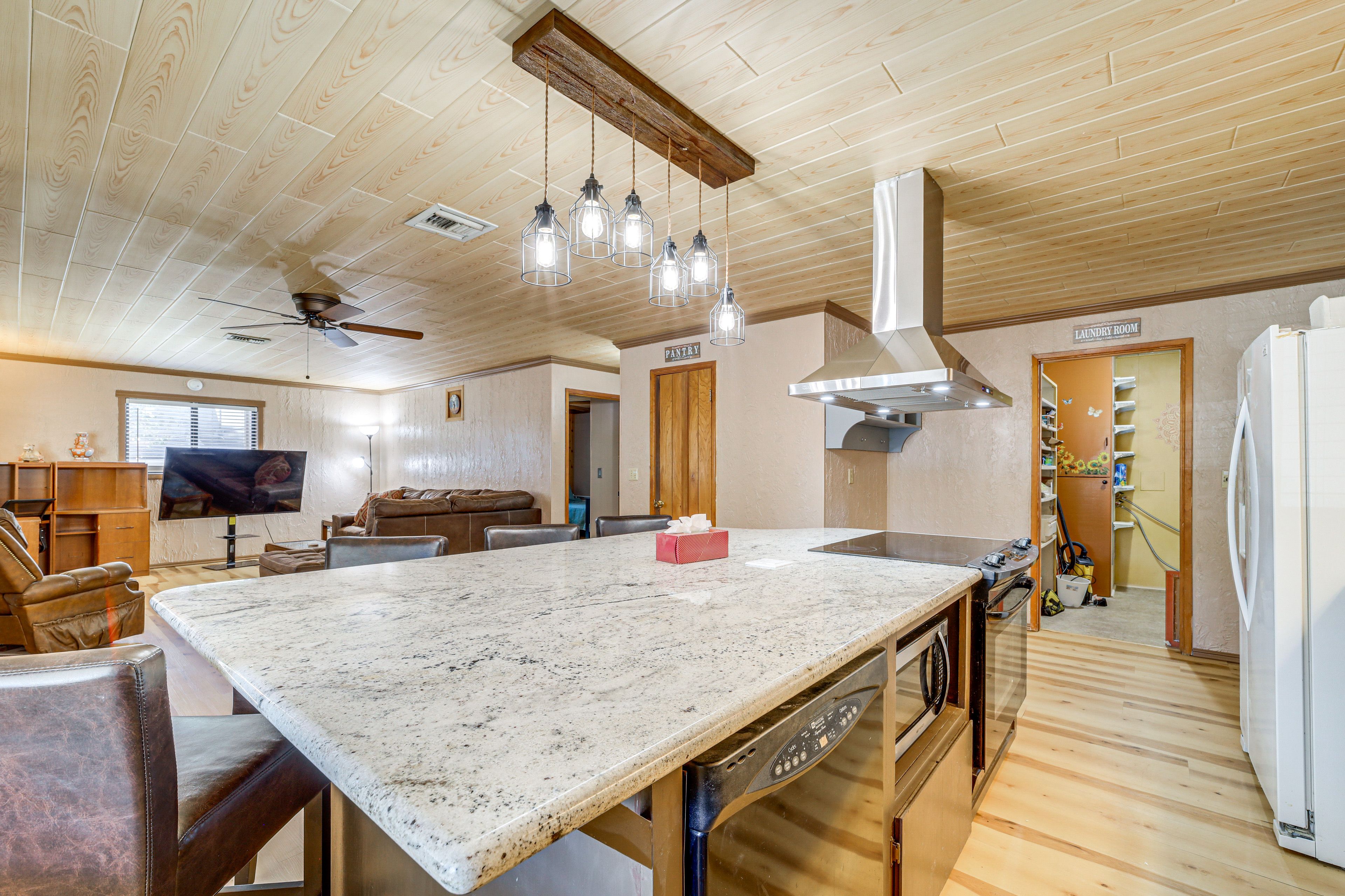 Kitchen | Dishwasher