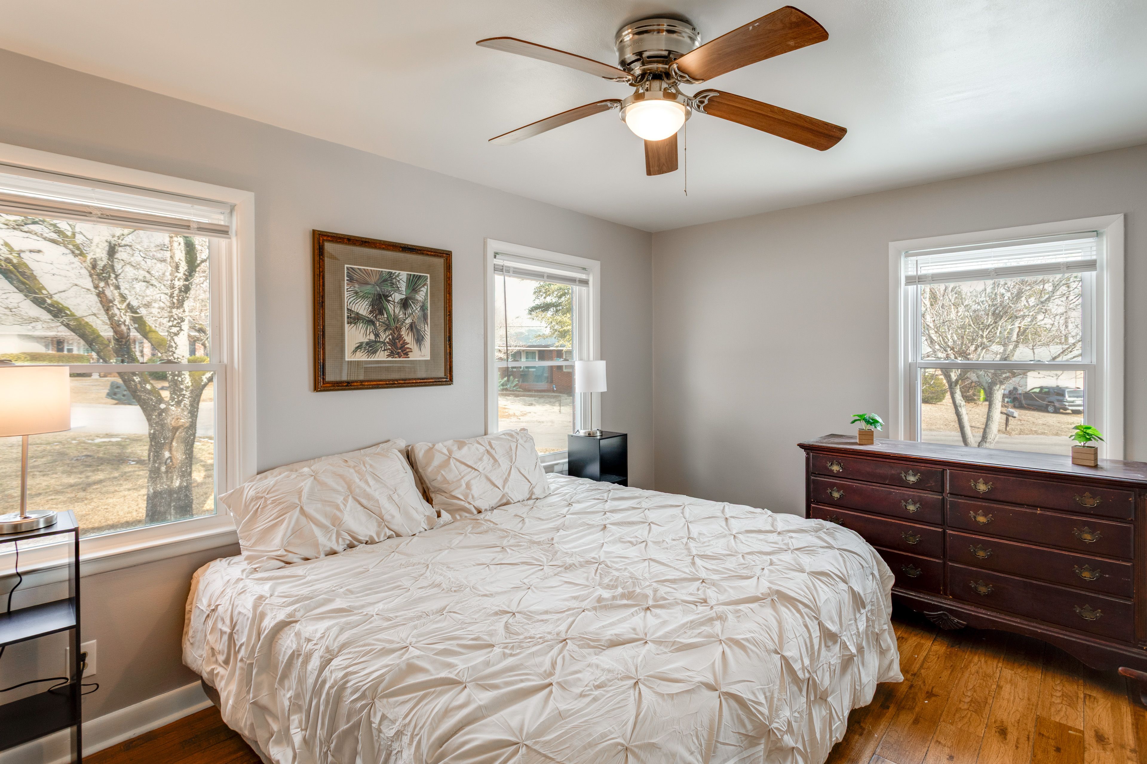 Bedroom 1 | King Bed