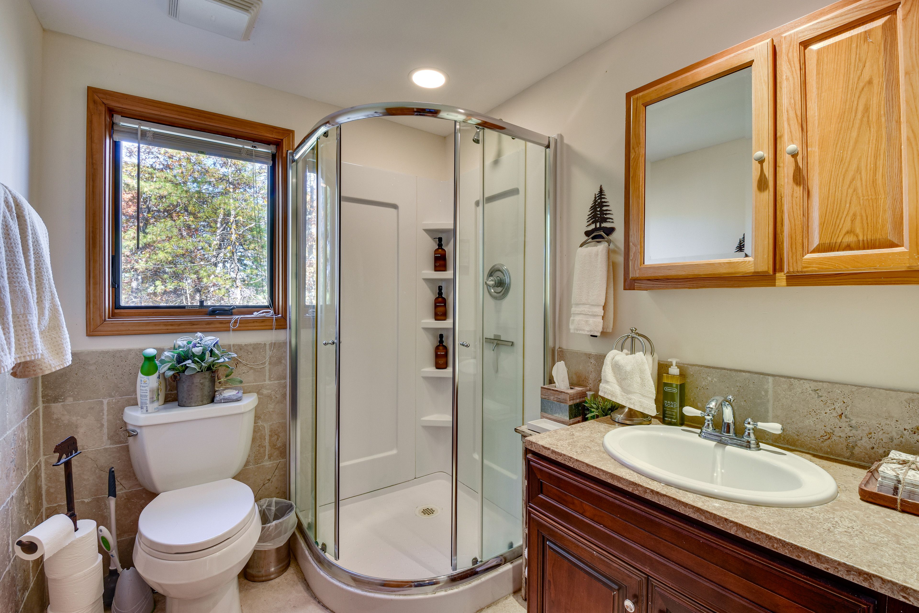 Full Bathroom | 1st Floor