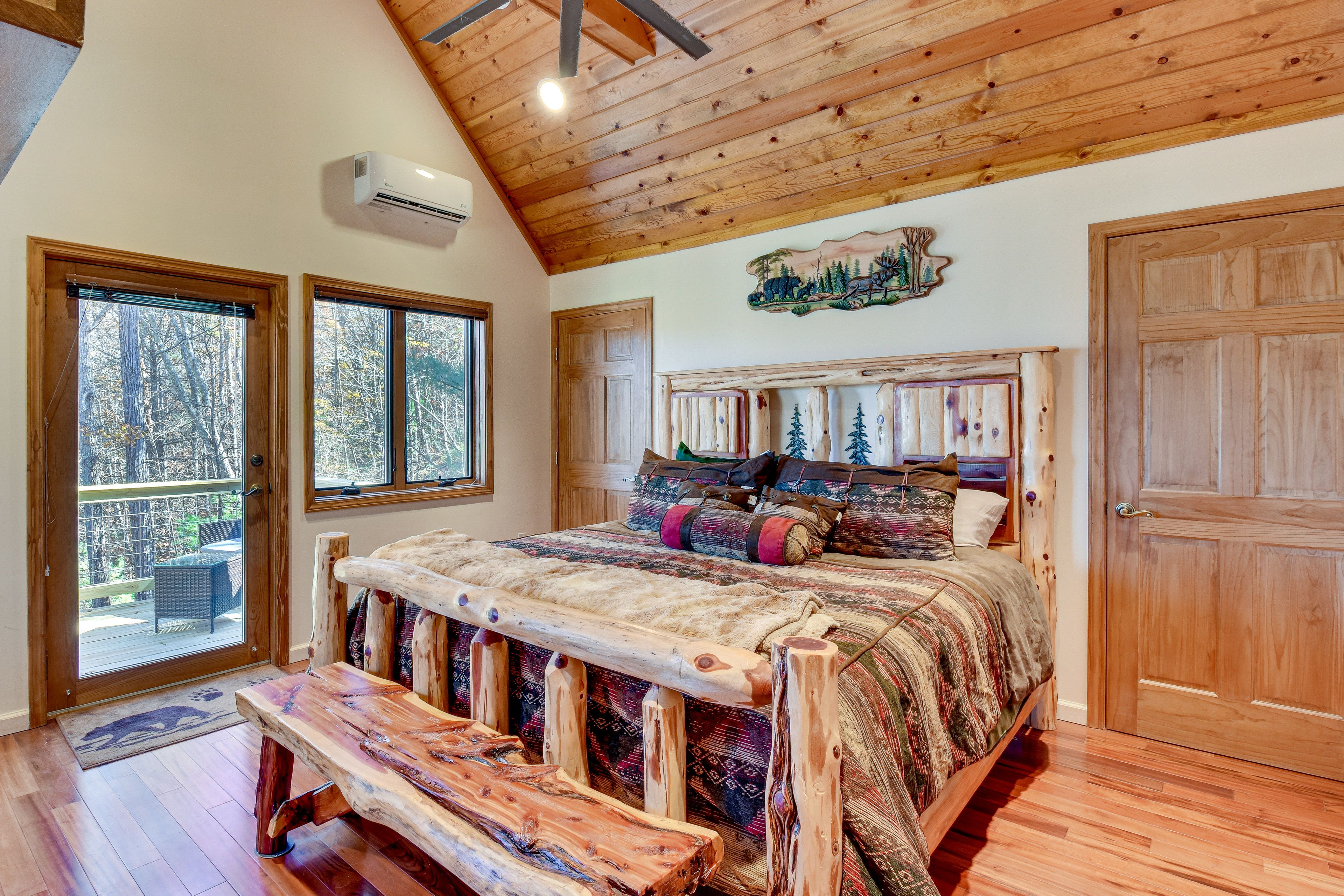 Bedroom 1 | King Bed | 2nd Floor | En-Suite Bathroom