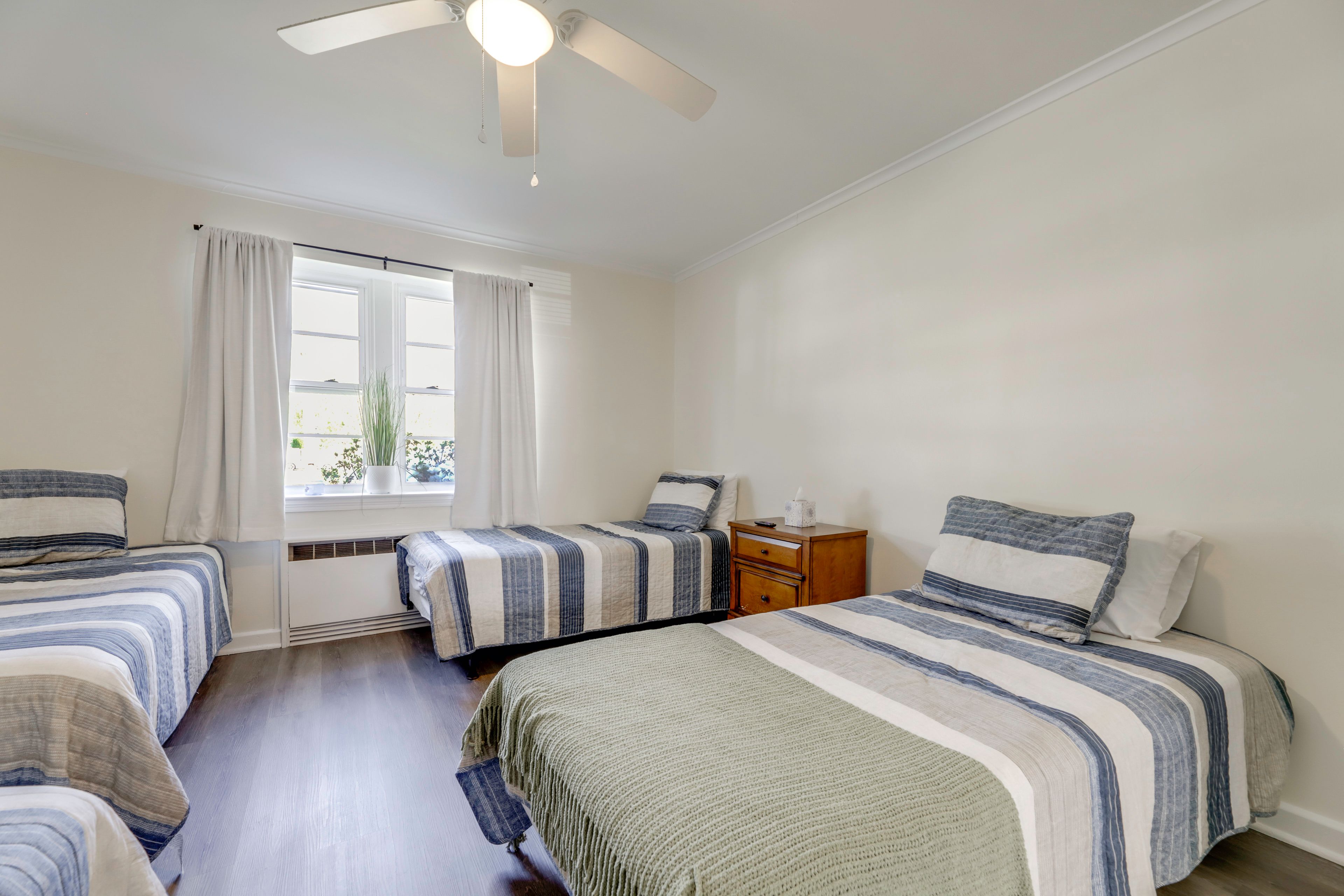 Bedroom 2 | 4 Twin Beds