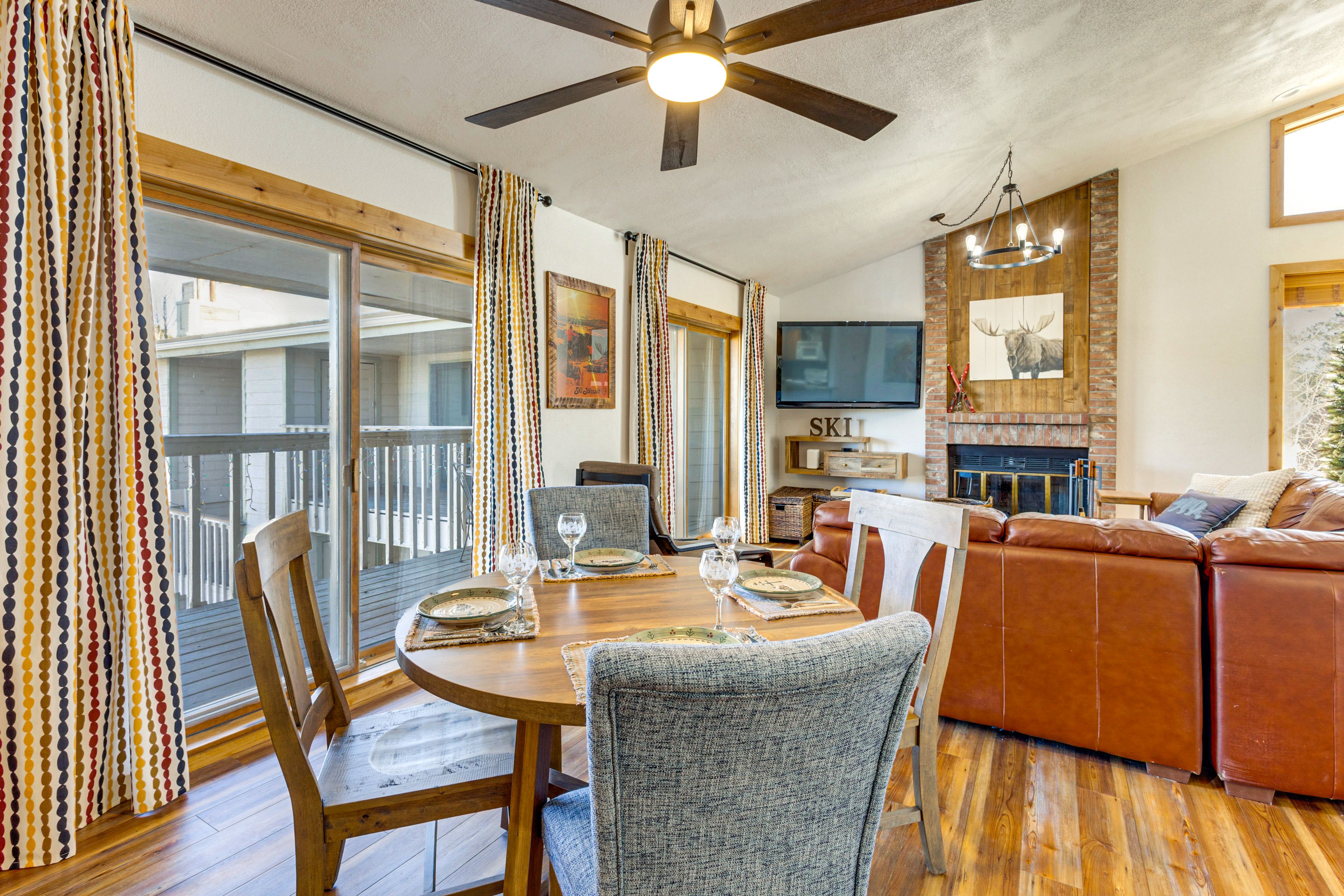 Dining Area | Dishware & Flatware