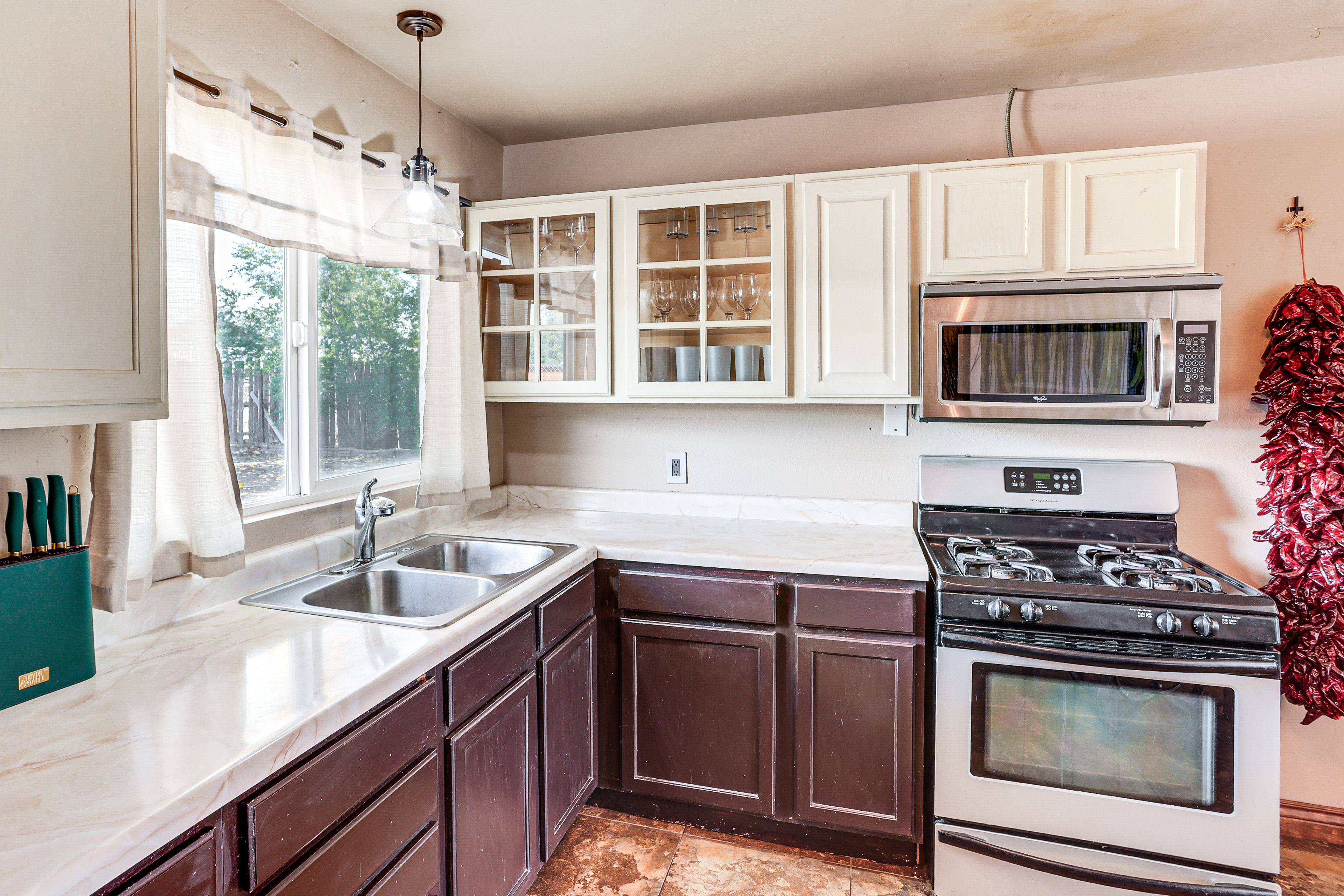 Kitchen | Dishware & Flatware Provided