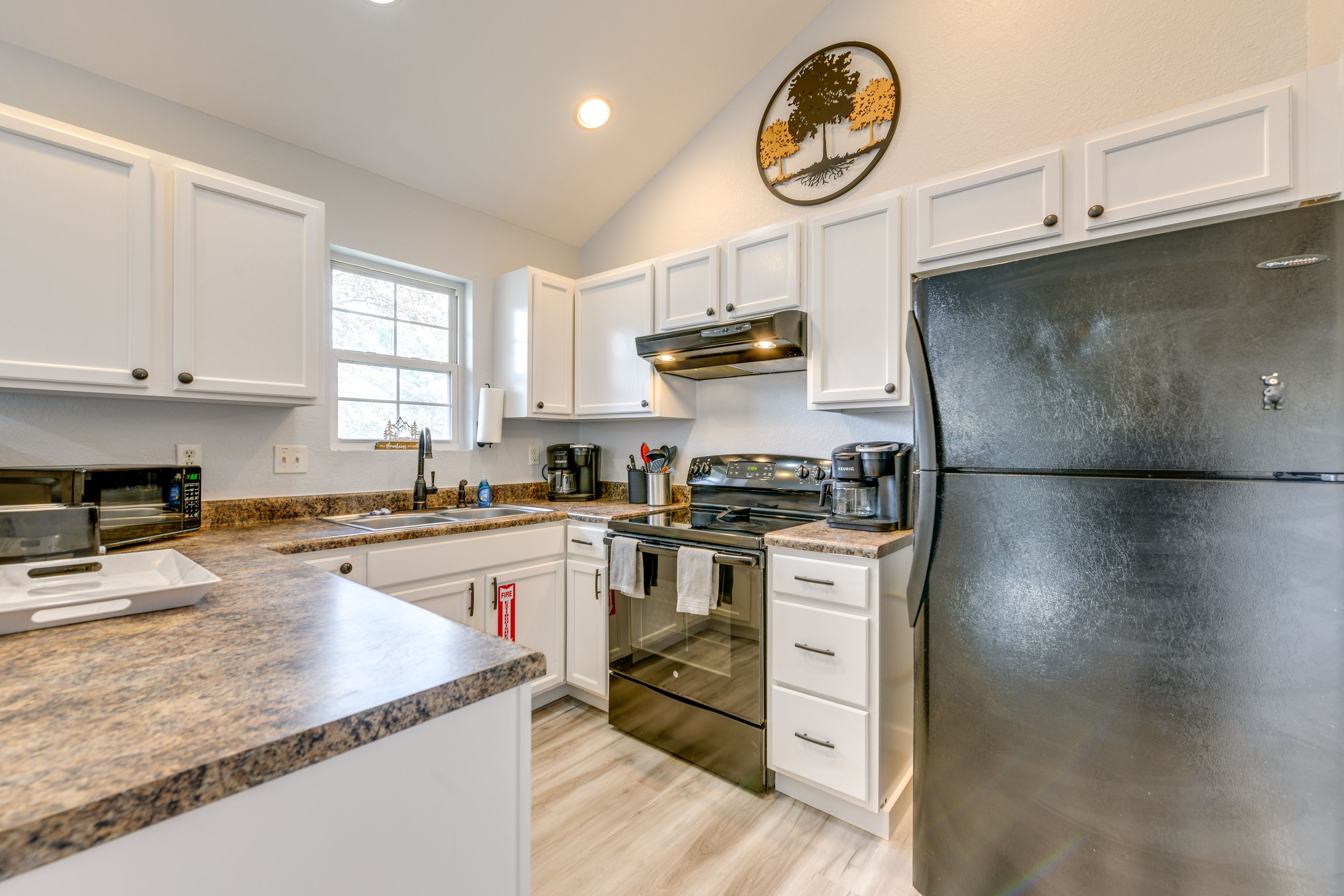 Kitchen | Main Floor