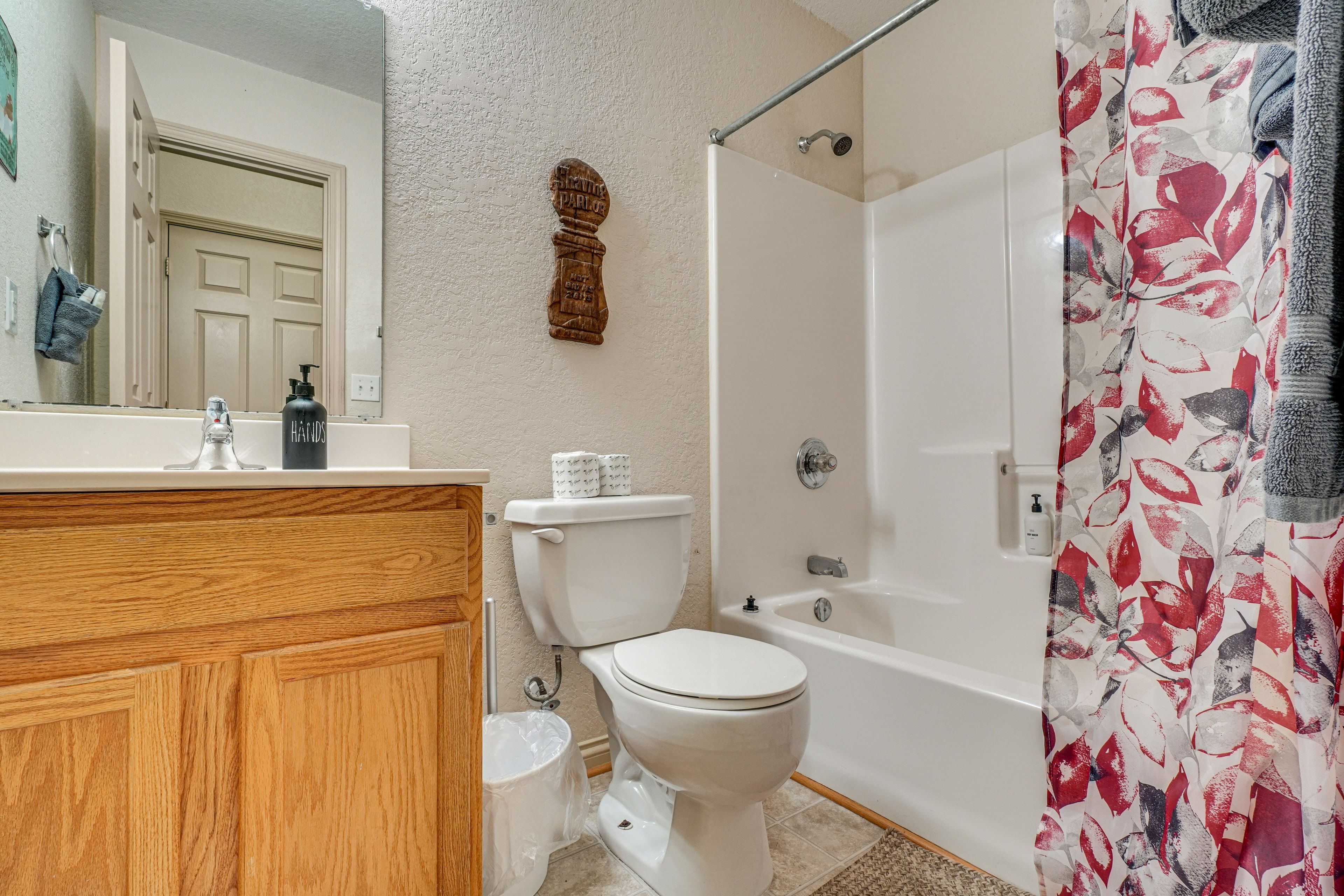 Bathroom | Main Floor