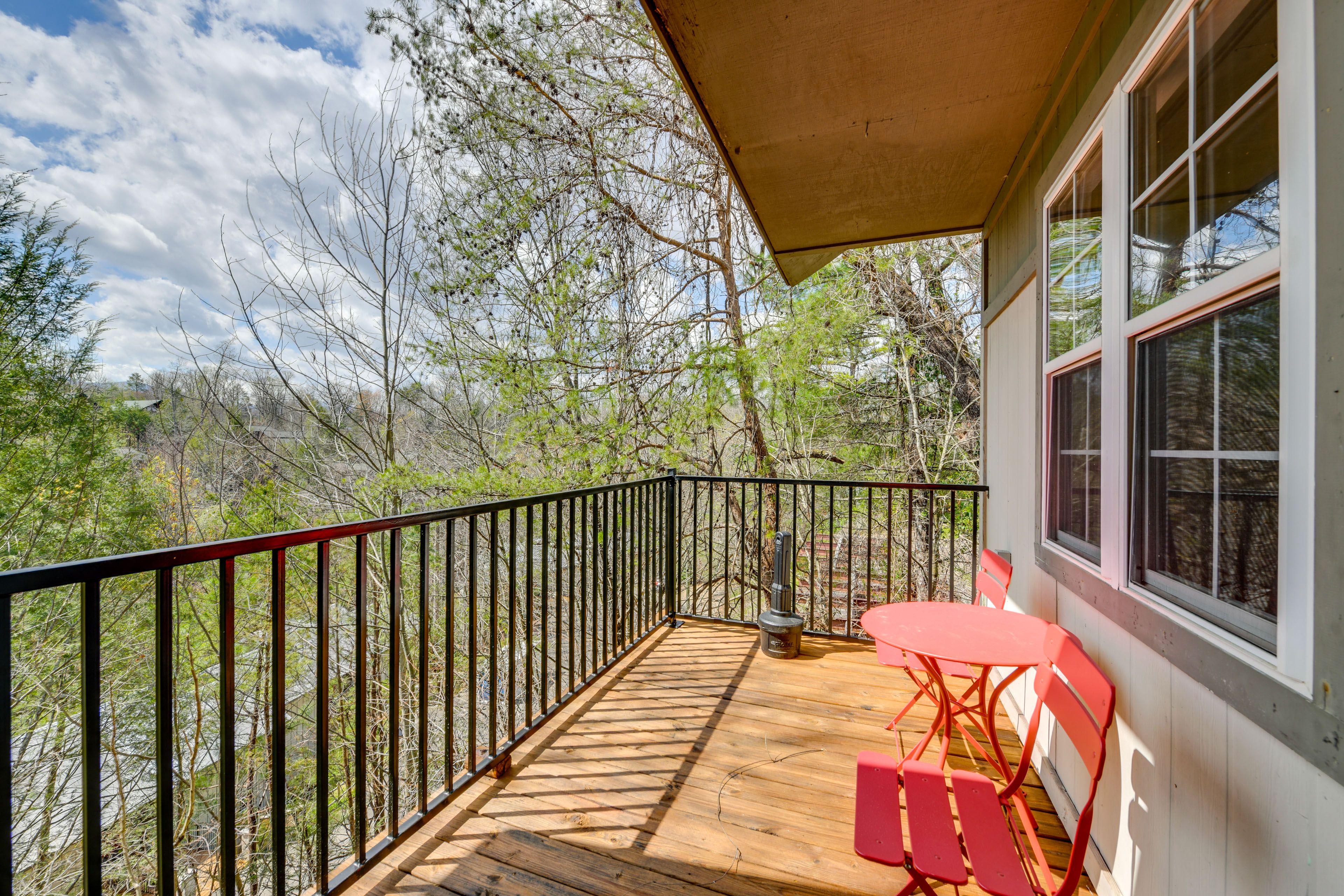 Gatlinburg Vacation Rental | 3BR | 2BA | 1,500 Sq Ft