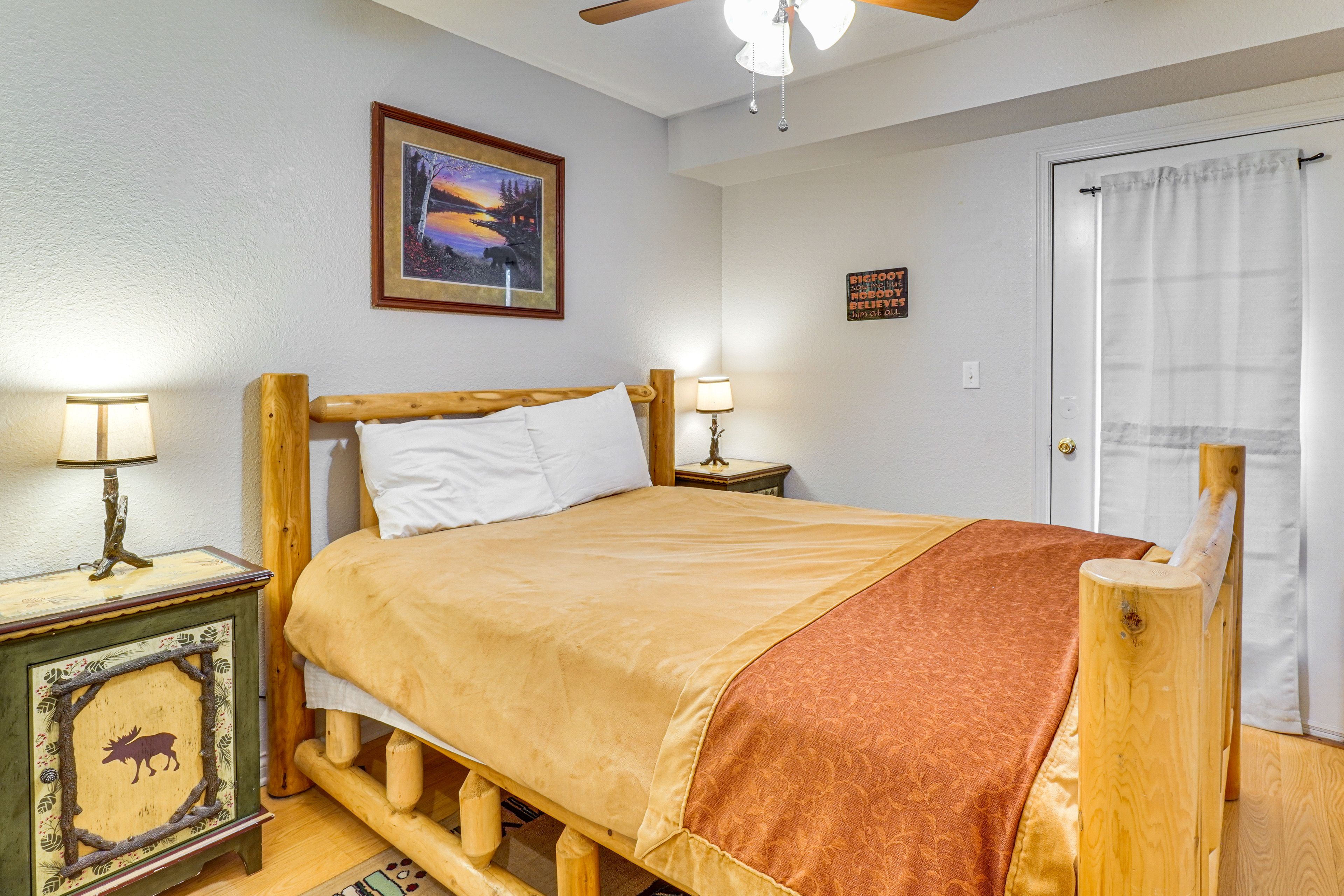 Bedroom 2 | Queen Bed | Lower Level