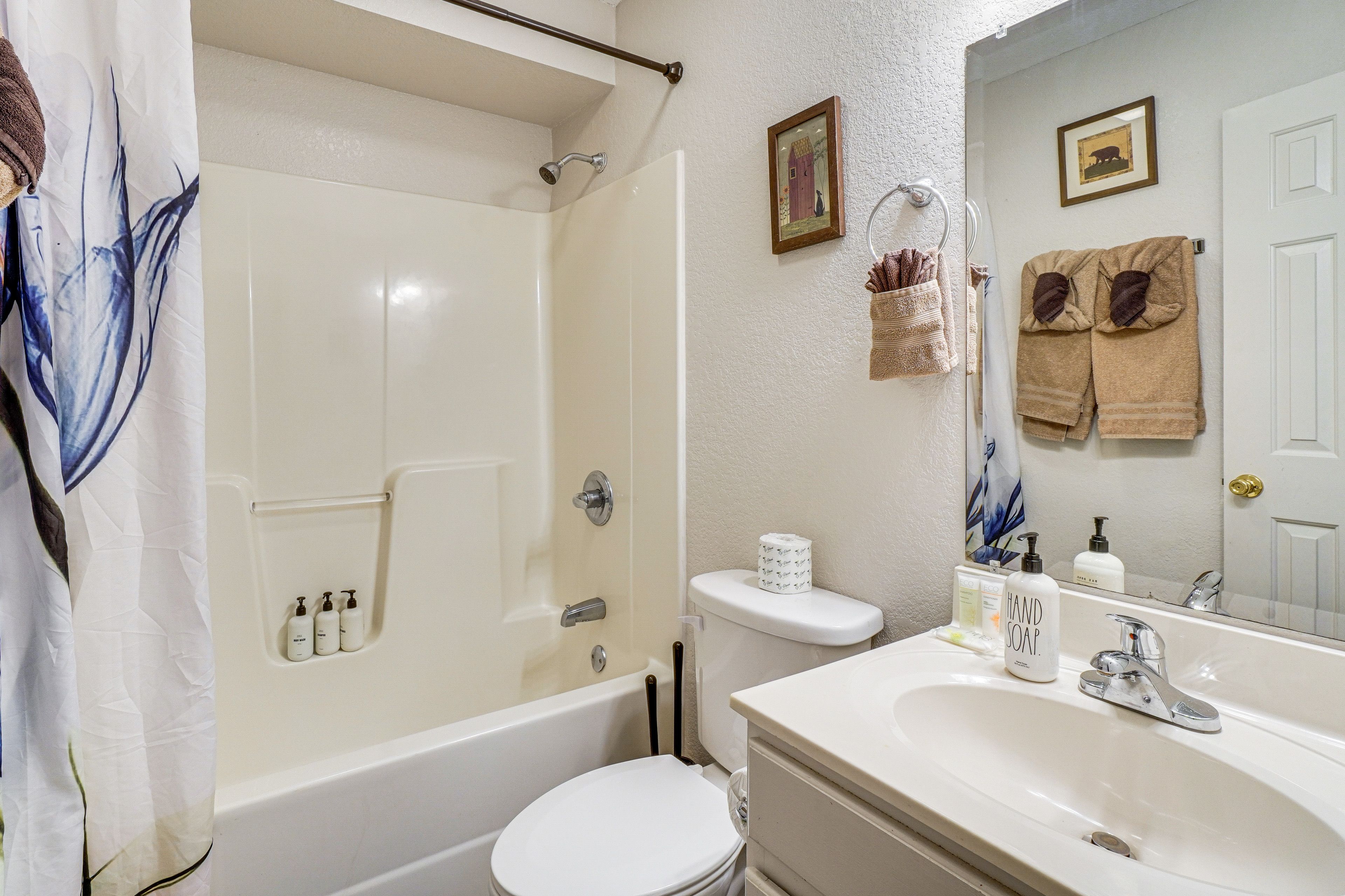 Bathroom | Complimentary Toiletries | Lower Level
