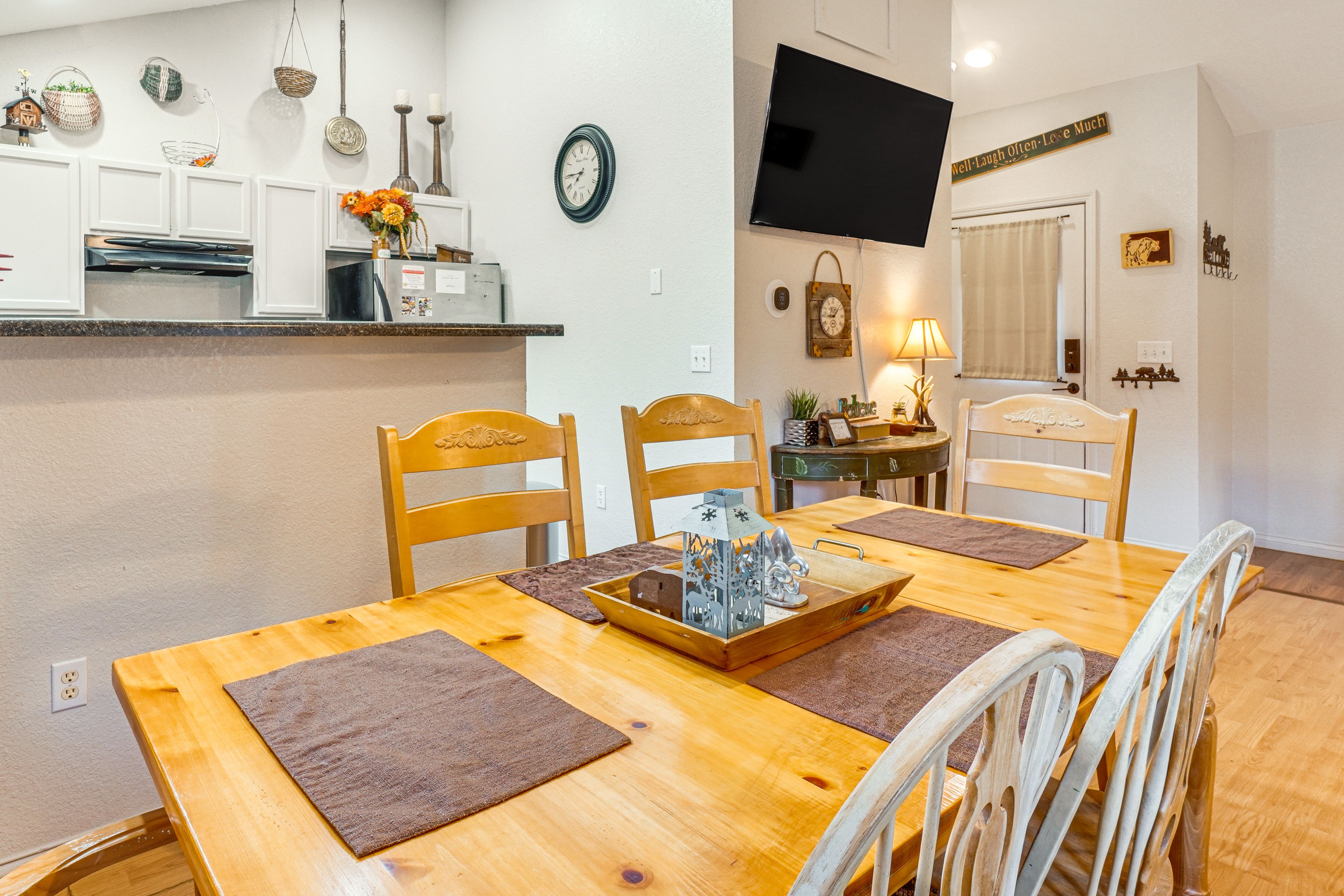 Dining Area | Main Level