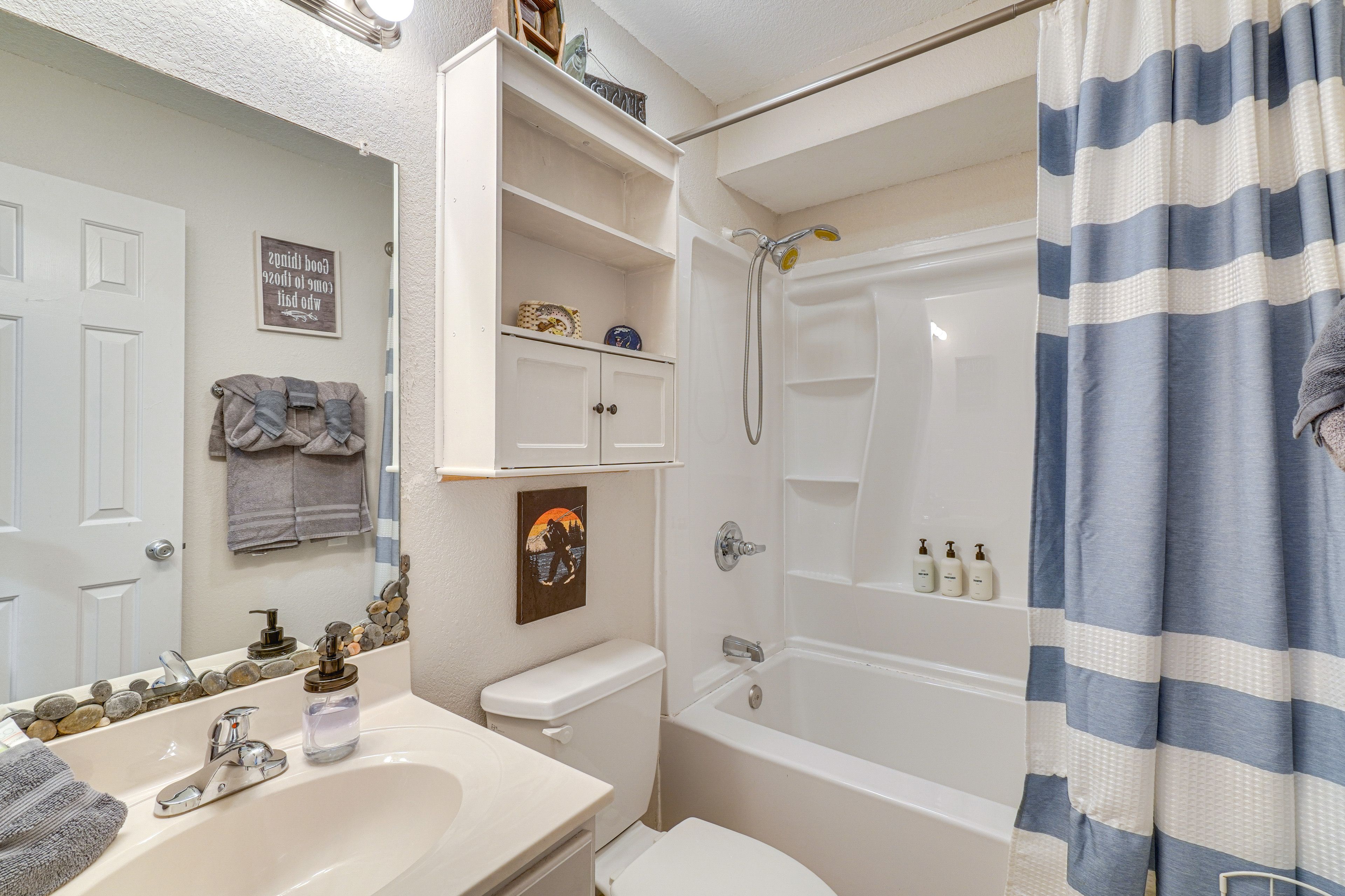 Bathroom | Complimentary Toiletries | Lower Level