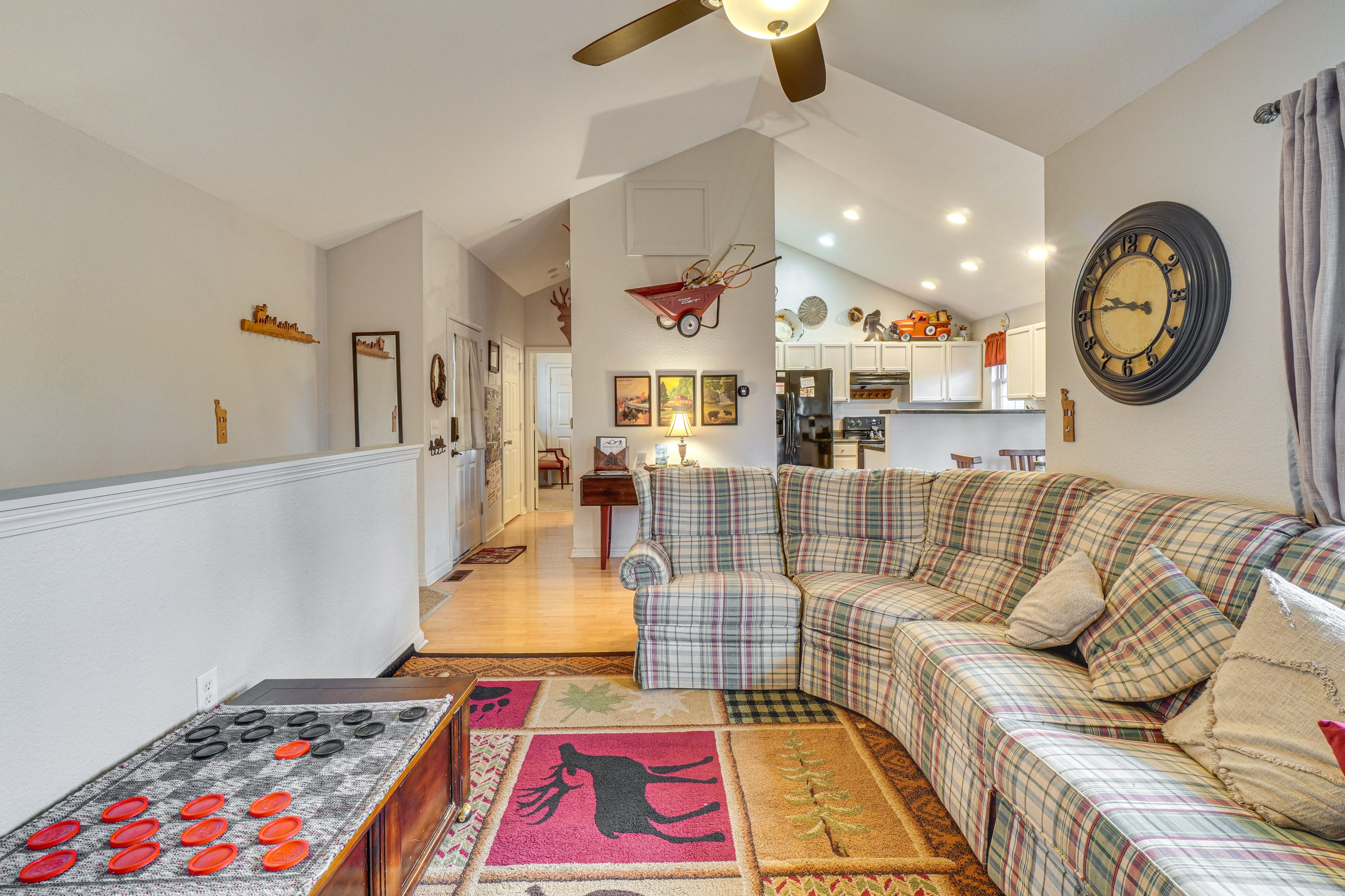 Gatlinburg Vacation Rental | 3BR | 2BA | 1 Step Required | 1,500 Sq Ft