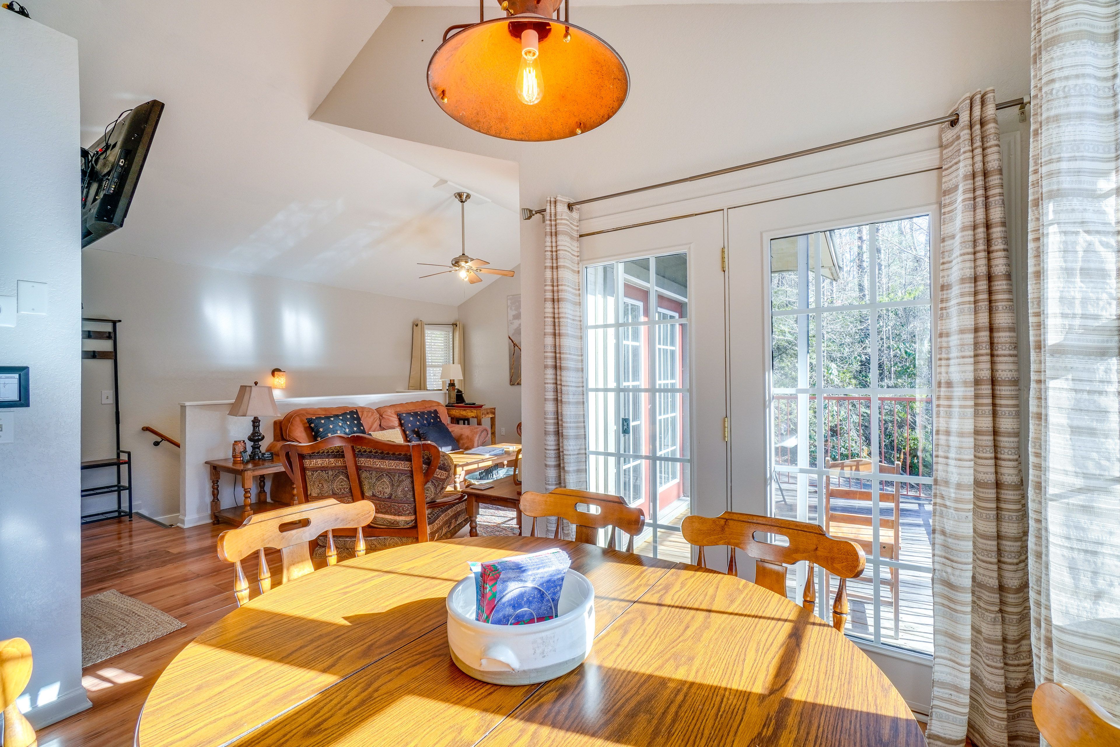 Dining Area | Dishware & Flatware | Main Level