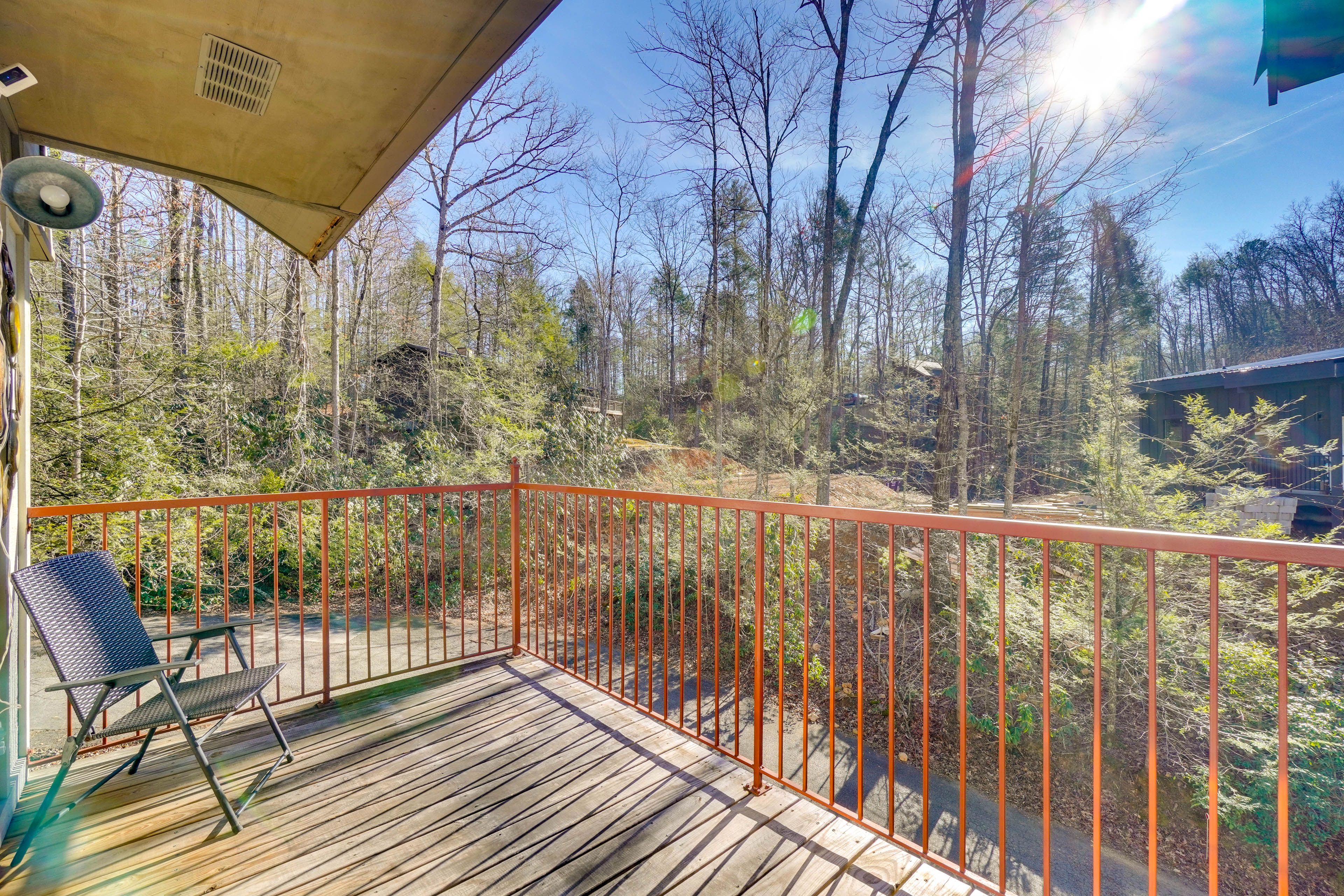 Gatlinburg Vacation Rental | 3BR | 2BA | 1,500 Sq Ft | 1 Step to Enter