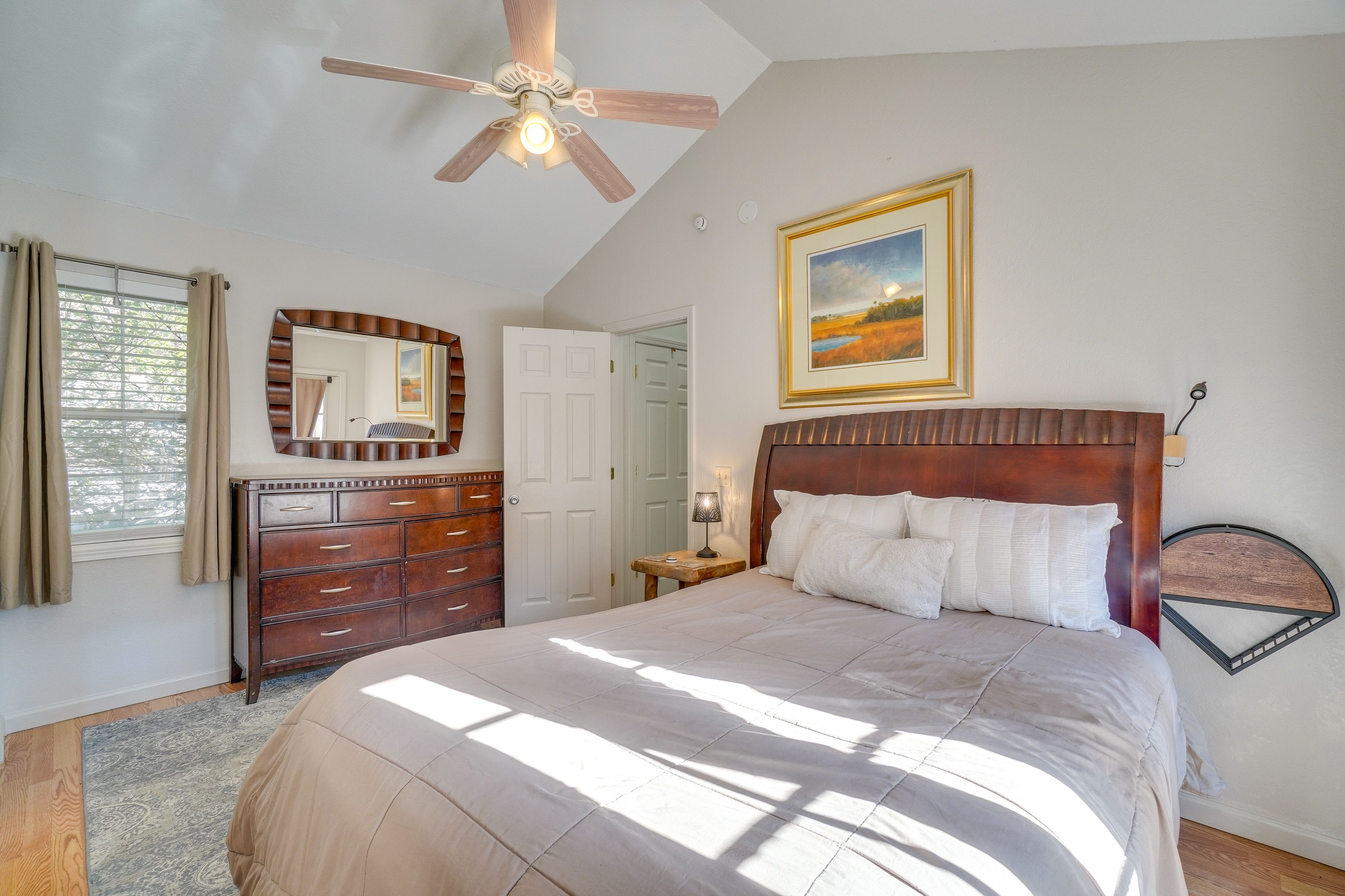 Bedroom 1 | Queen Bed | Linens | Main Level