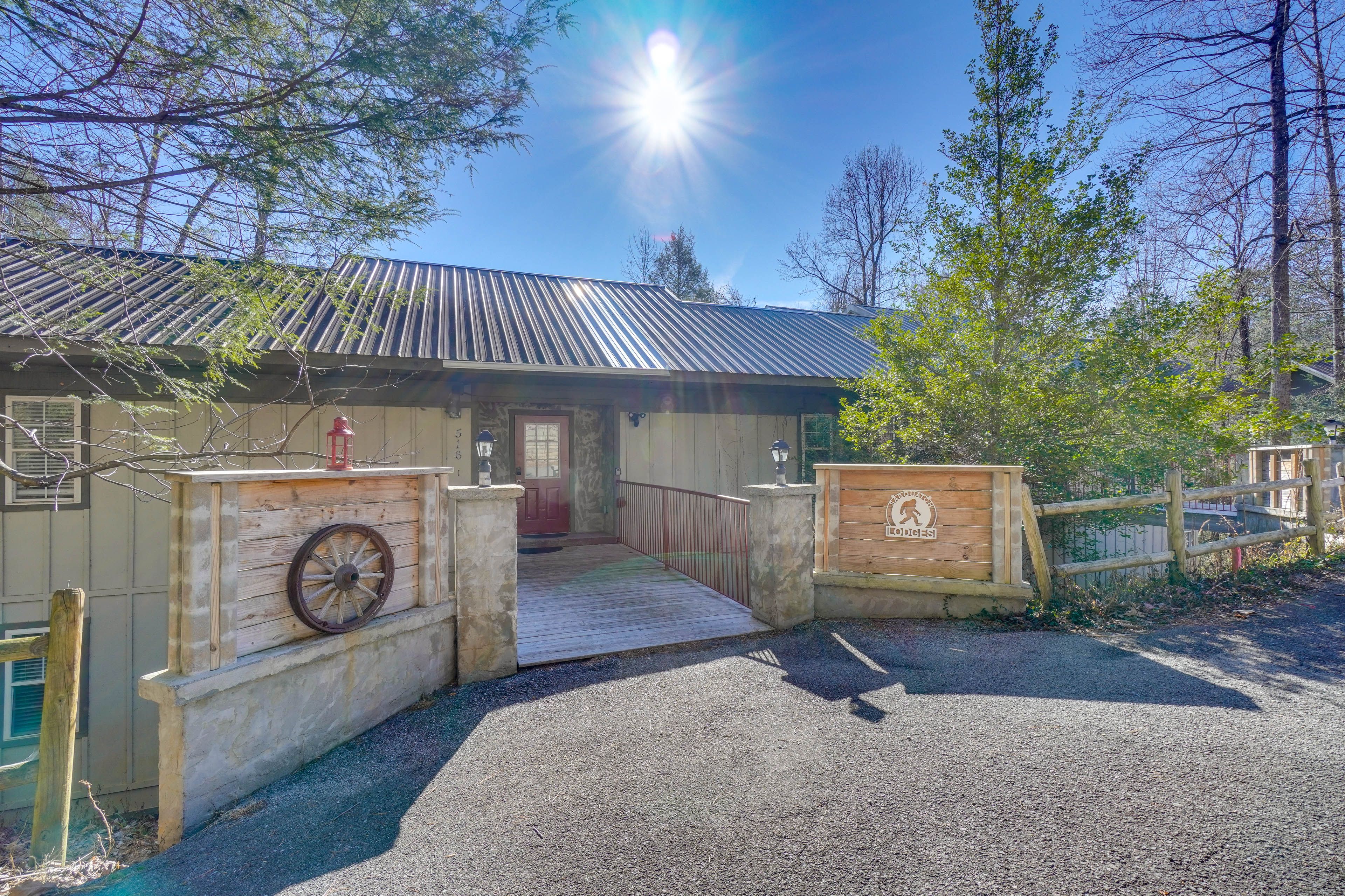 Parking | Shared Driveway (2 Vehicles)