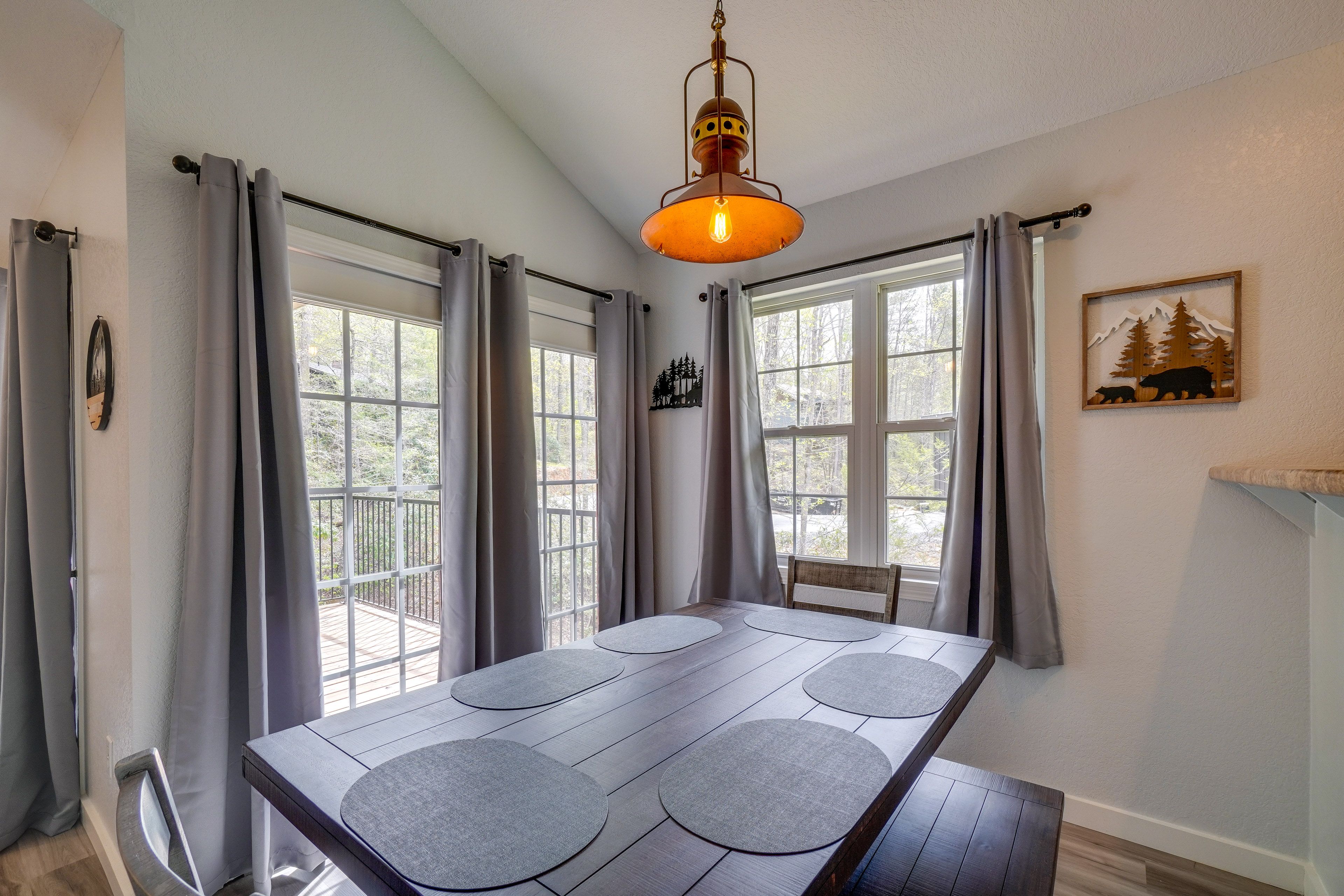 Dining Area | Main Level