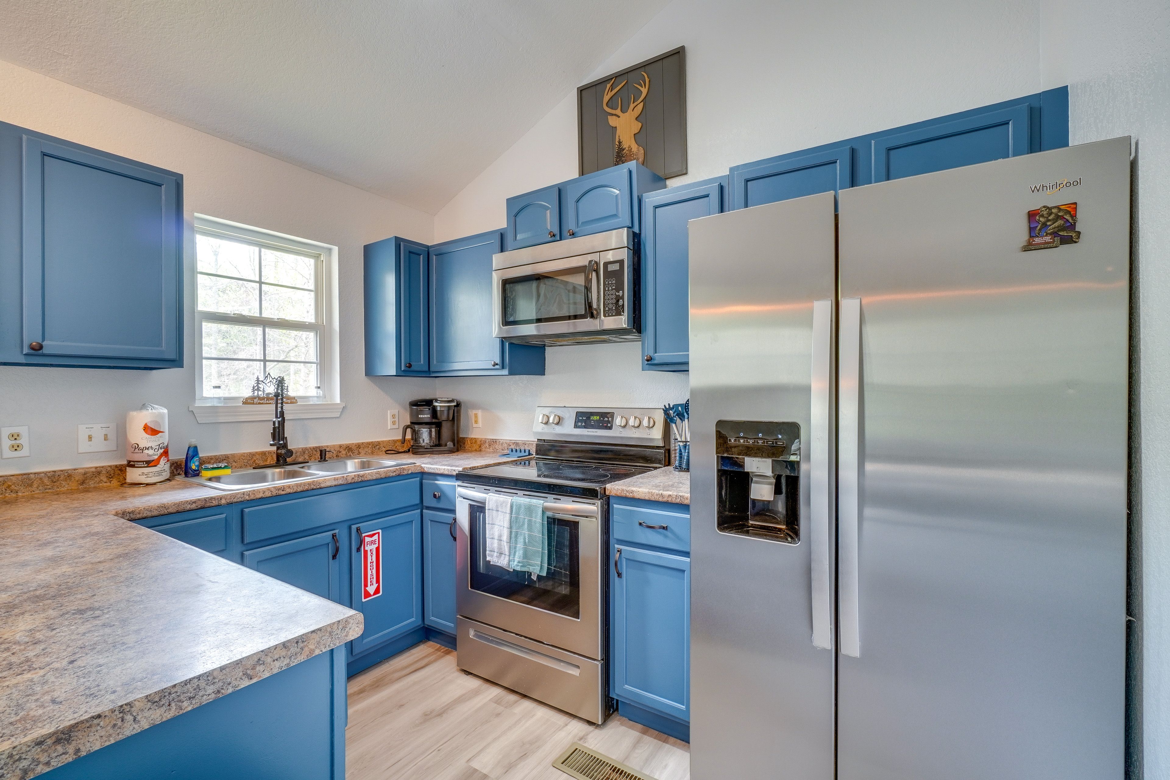 Kitchen | Main Level