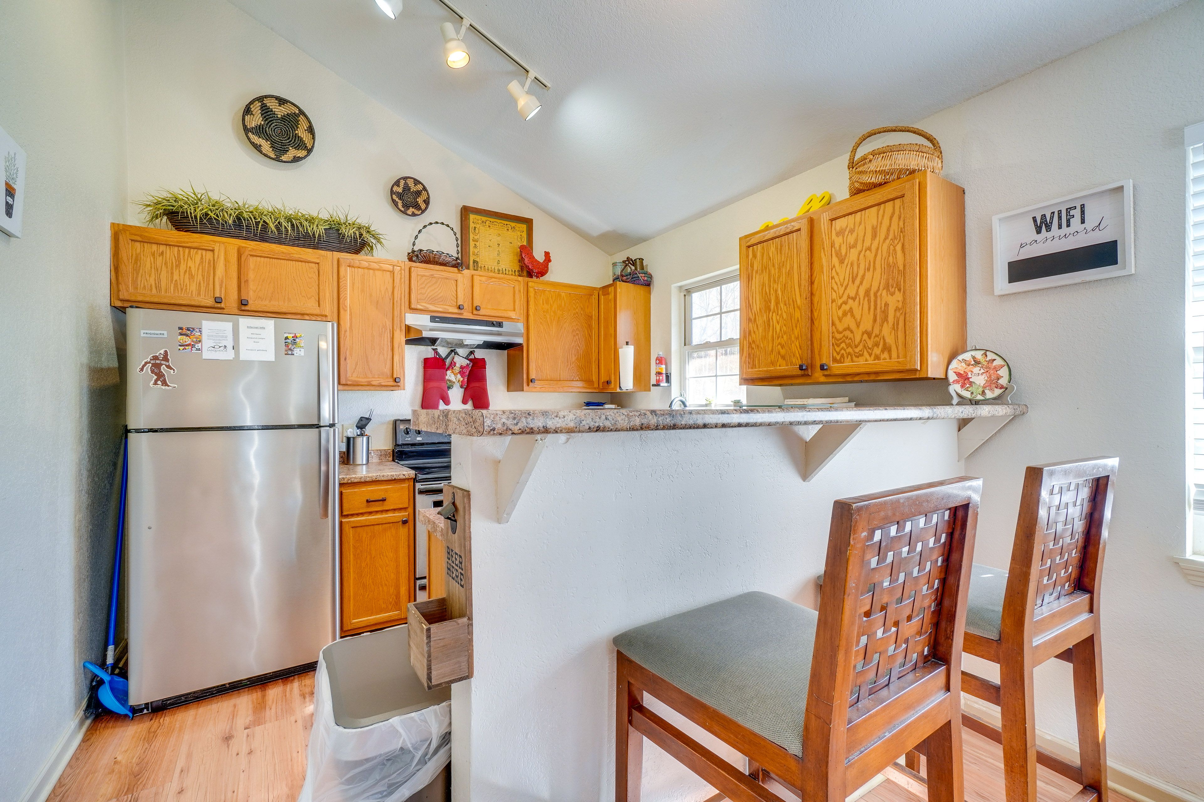 Kitchen | Main Level