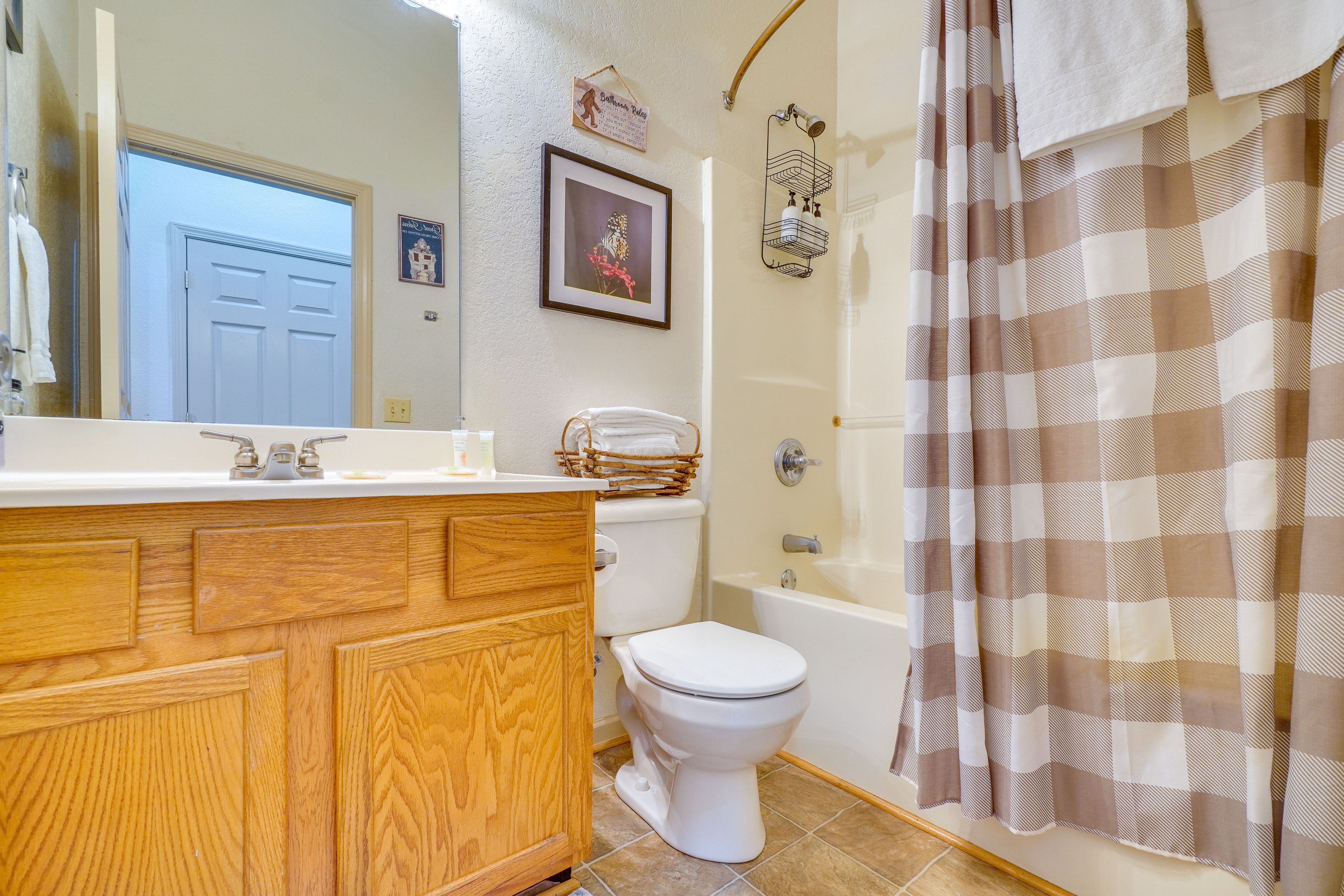 Full Bath | Towels | Hair Dryer | Main Level