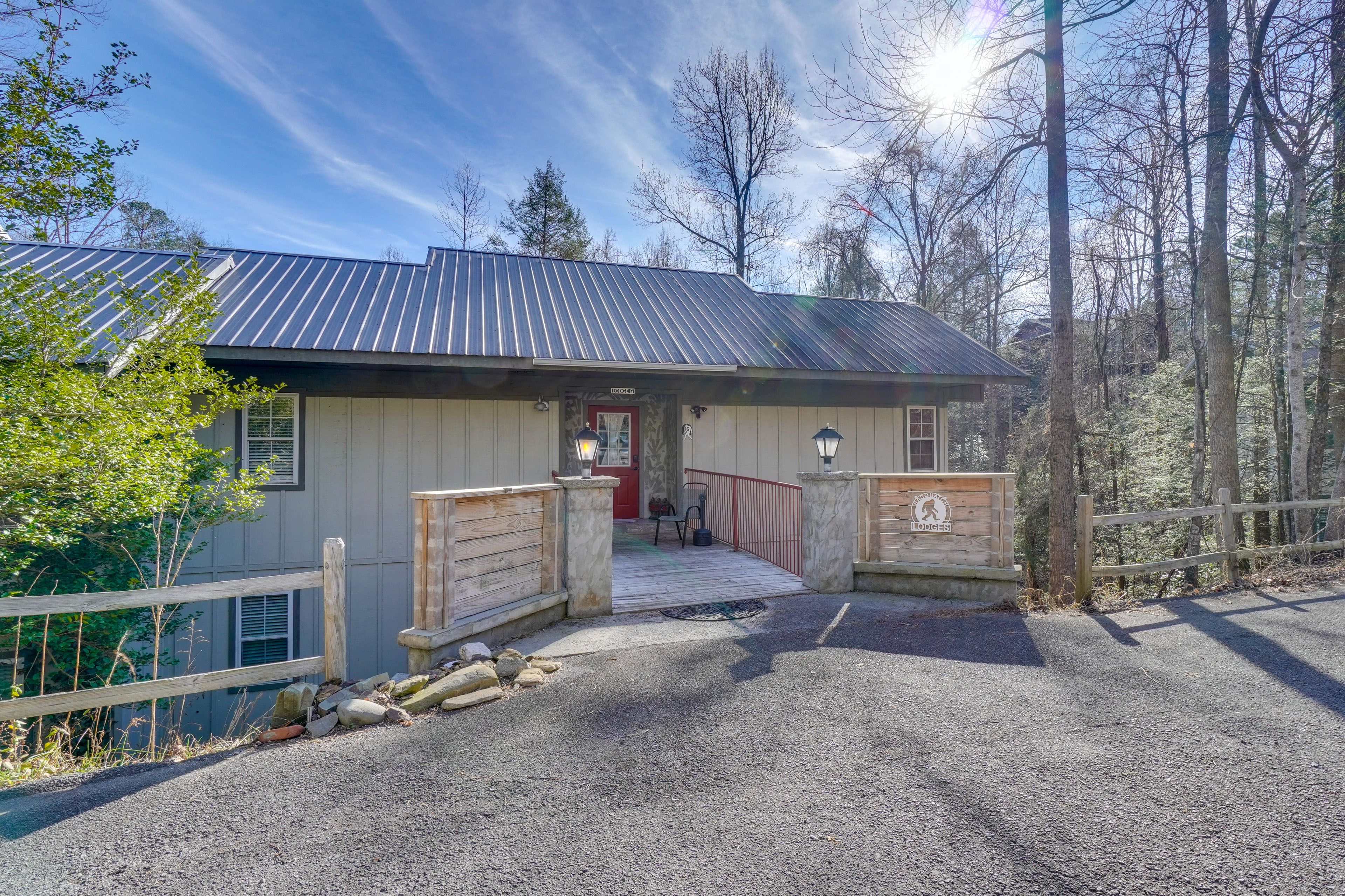Parking | Shared Driveway (2 Vehicles)