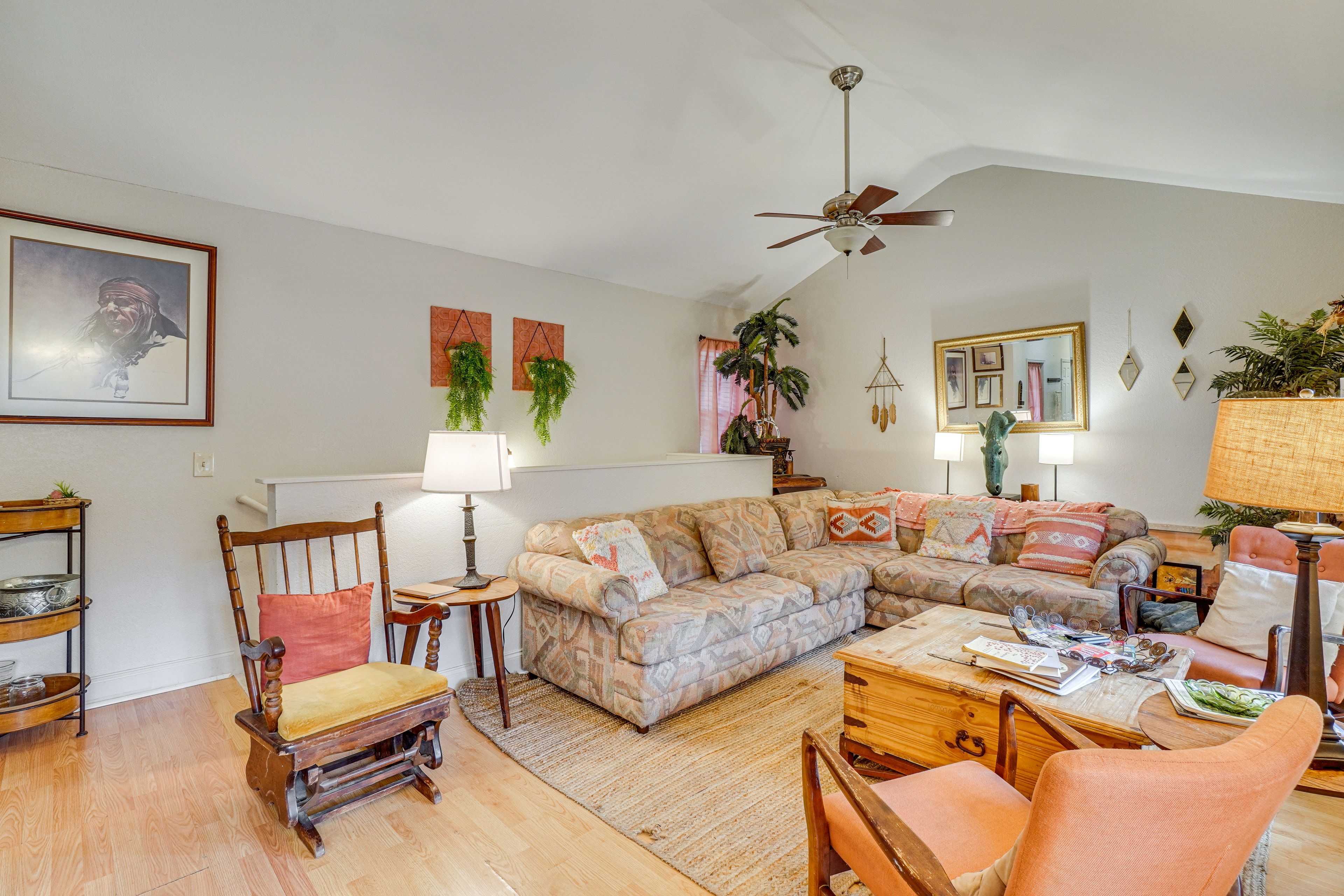 Living Room | Free WiFi | Central Heating & A/C | Smart TV | Main Floor