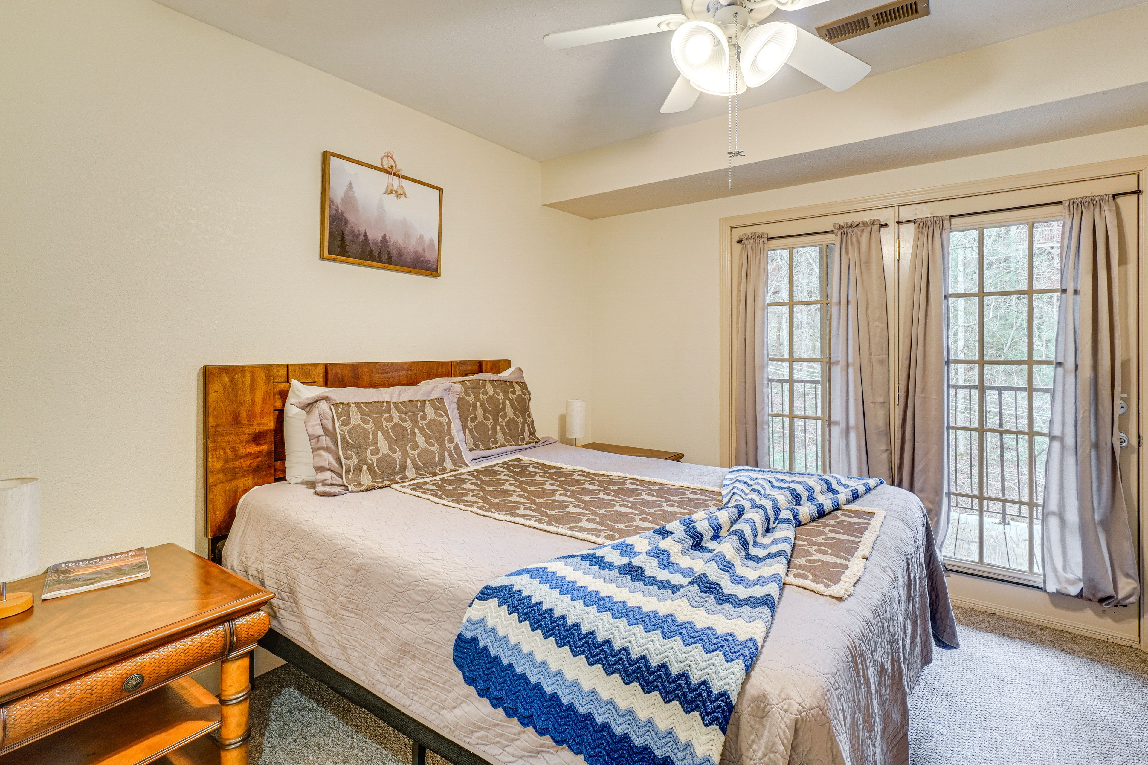 Bedroom 2 | Queen Bed | Lower Floor