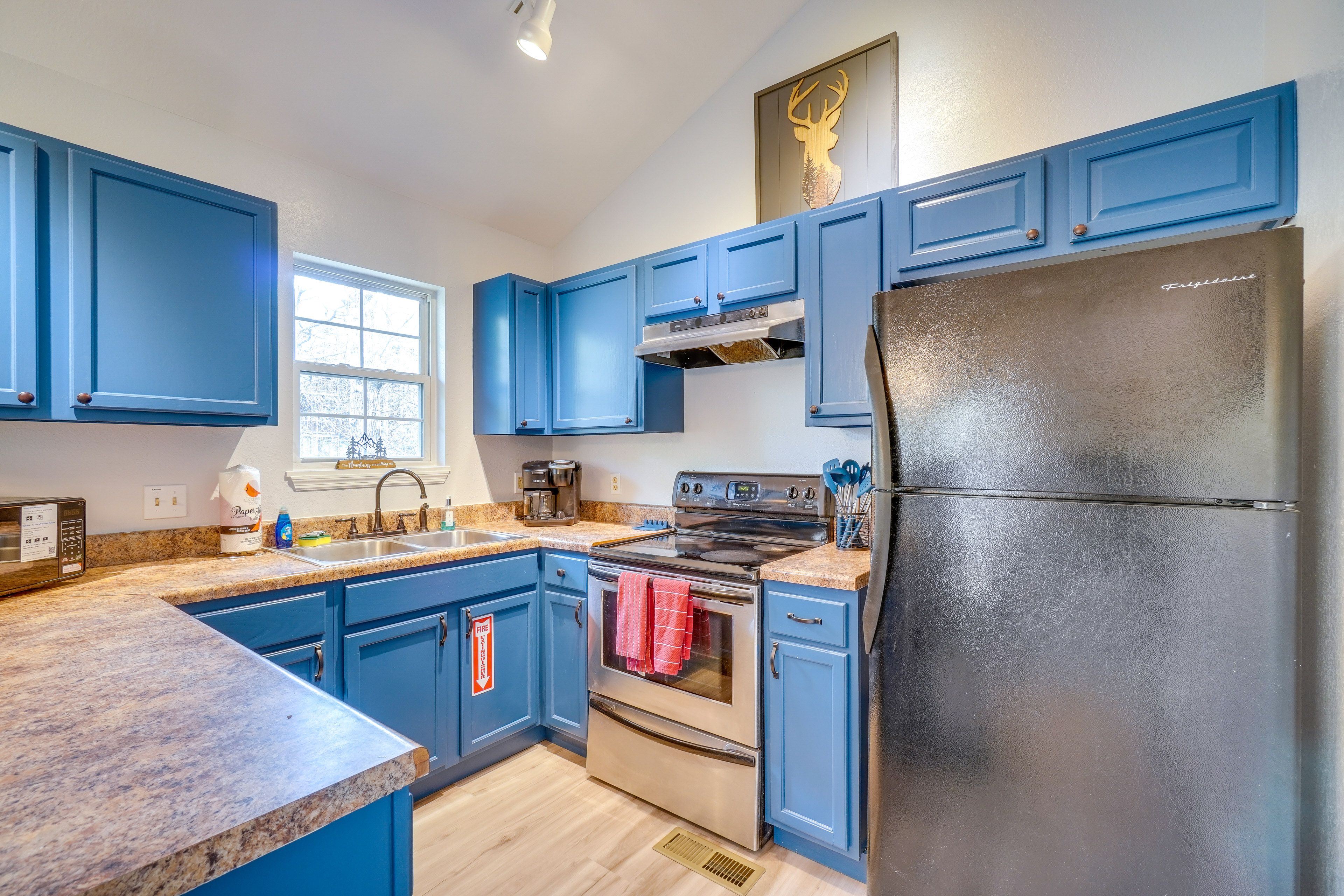 Kitchen | Main Floor