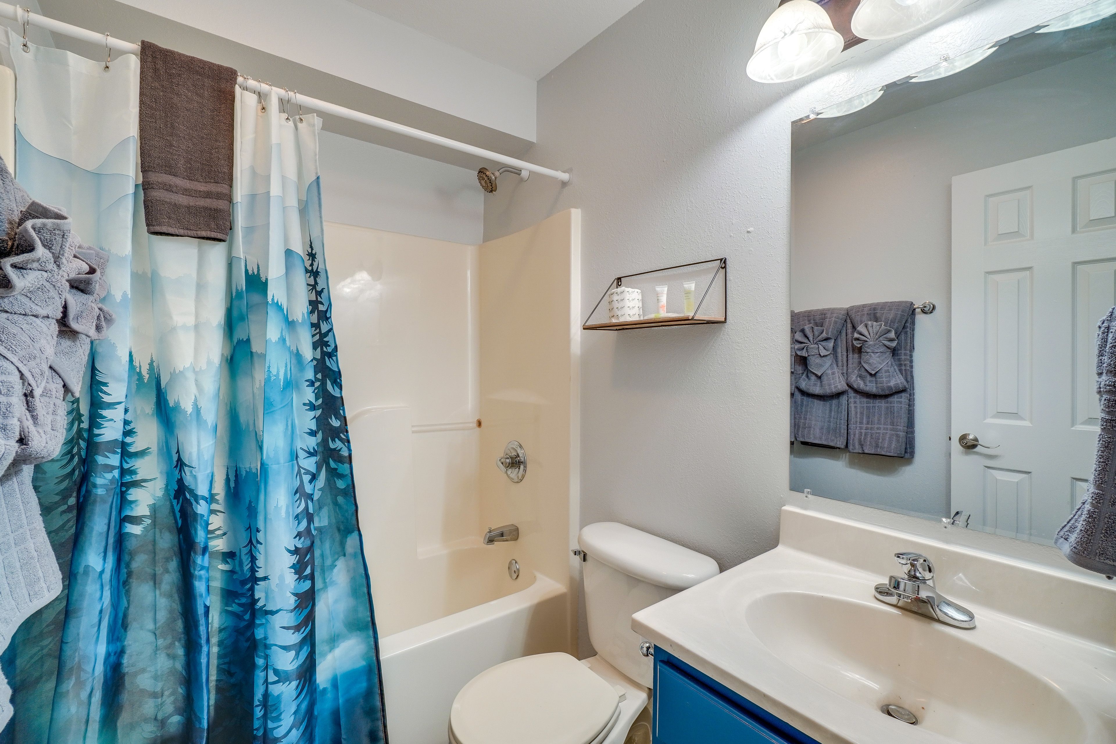 Full Bathroom | Lower Floor