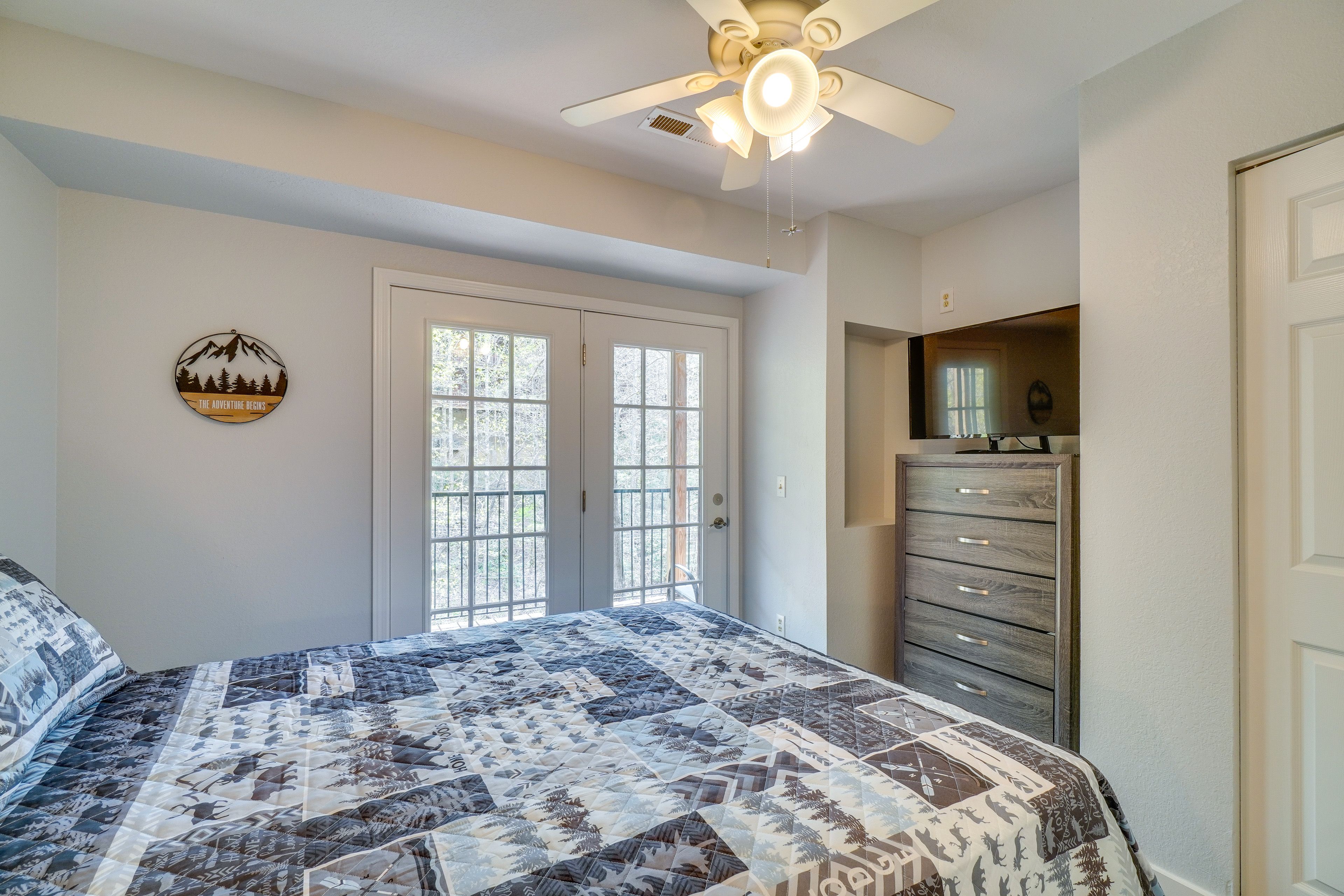 Bedroom 2 | Queen Bed | Lower Floor