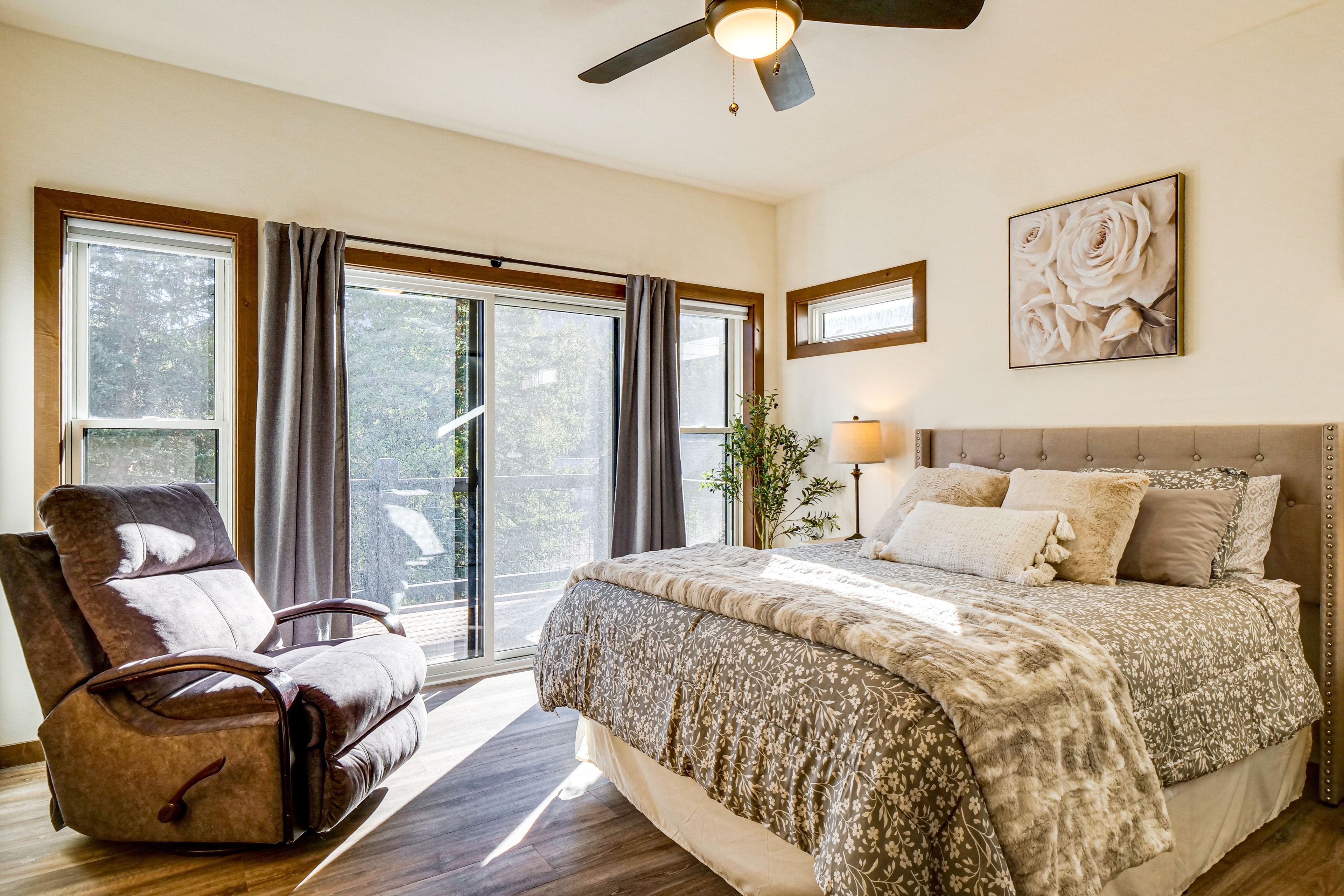 Bedroom Suite 1 | Queen Bed | Linens Provided | 1st Floor