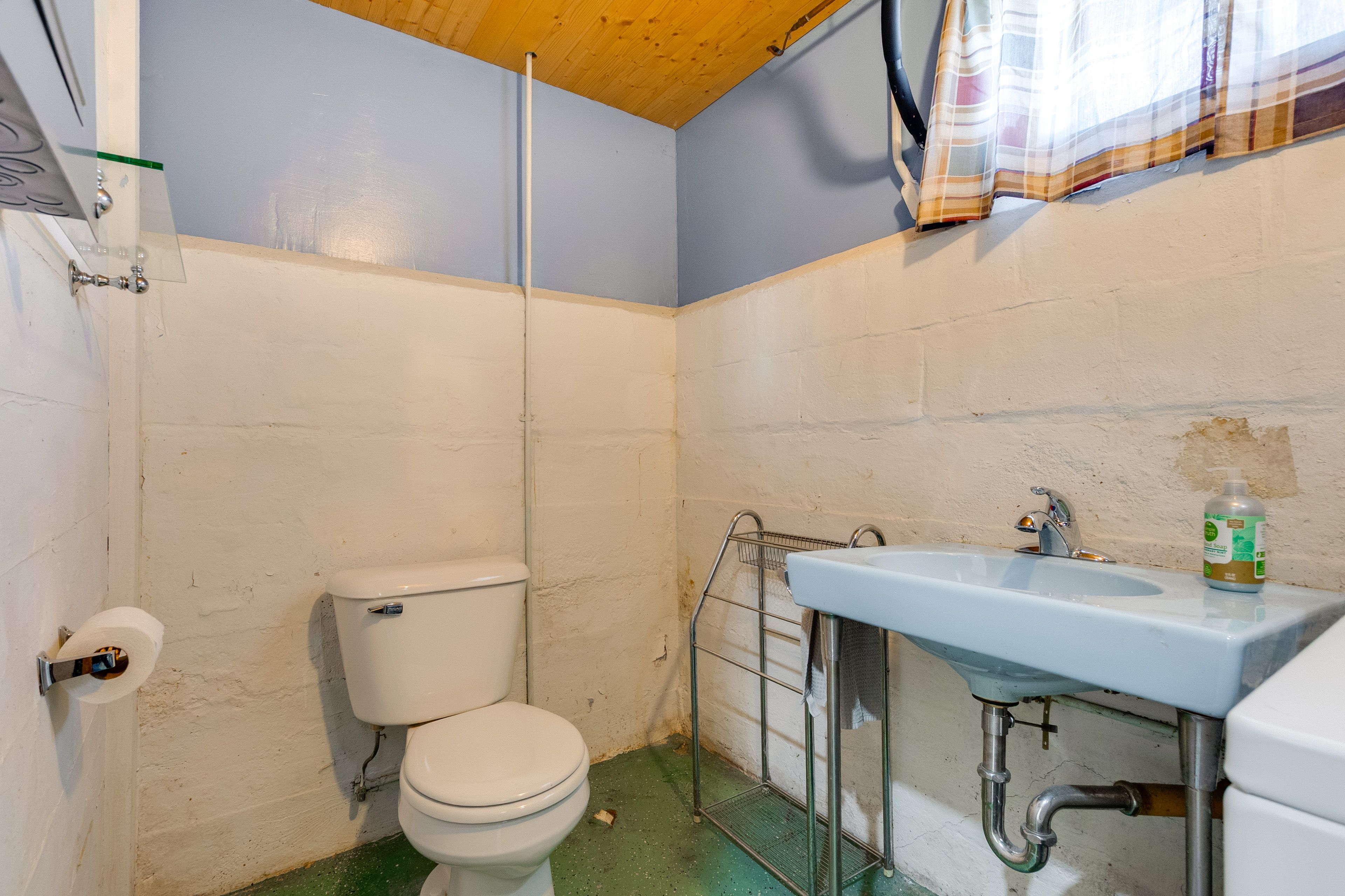 Half Bathroom | Basement Level