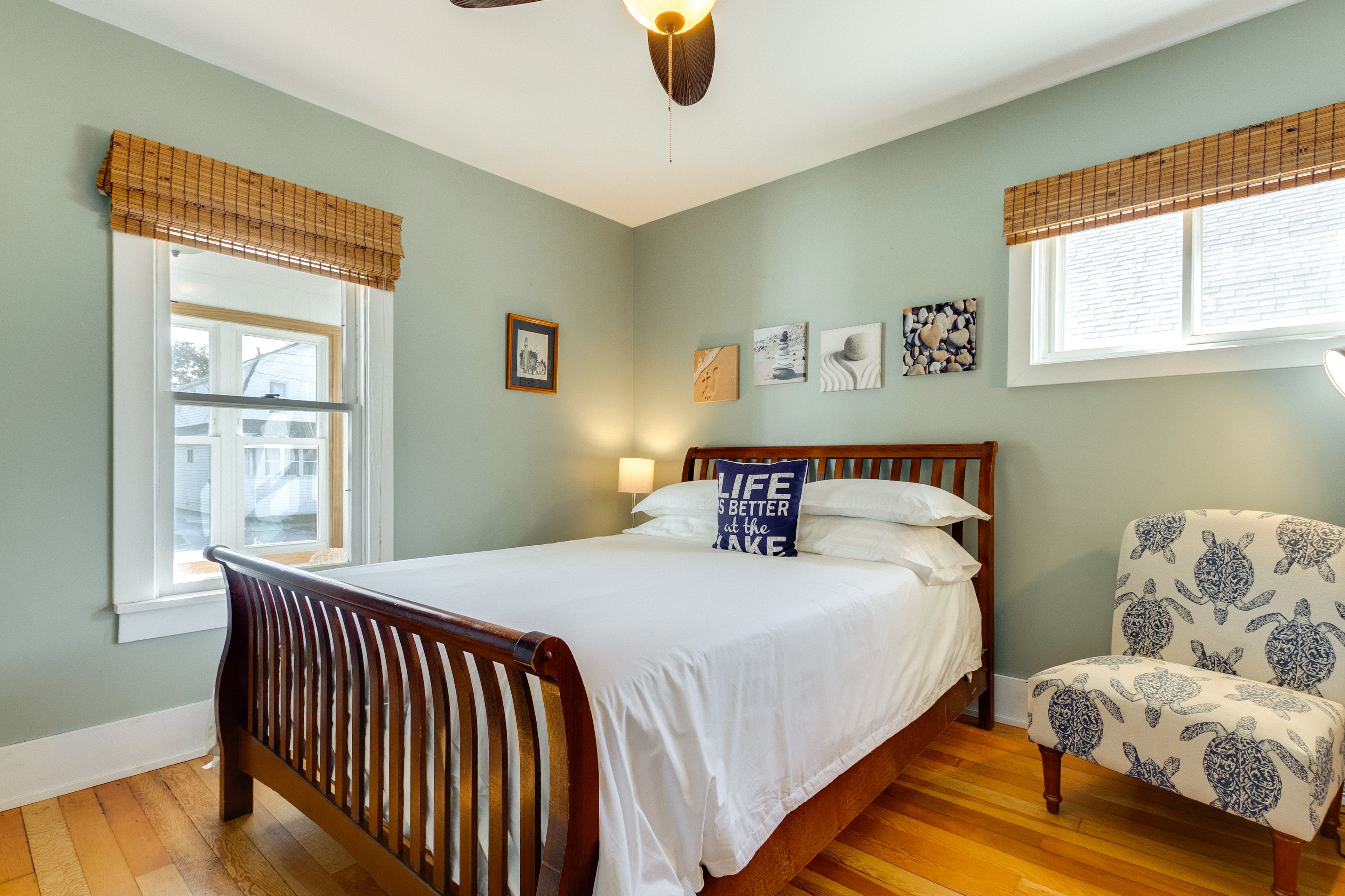 Bedroom 1 | Queen Bed | 1st Floor