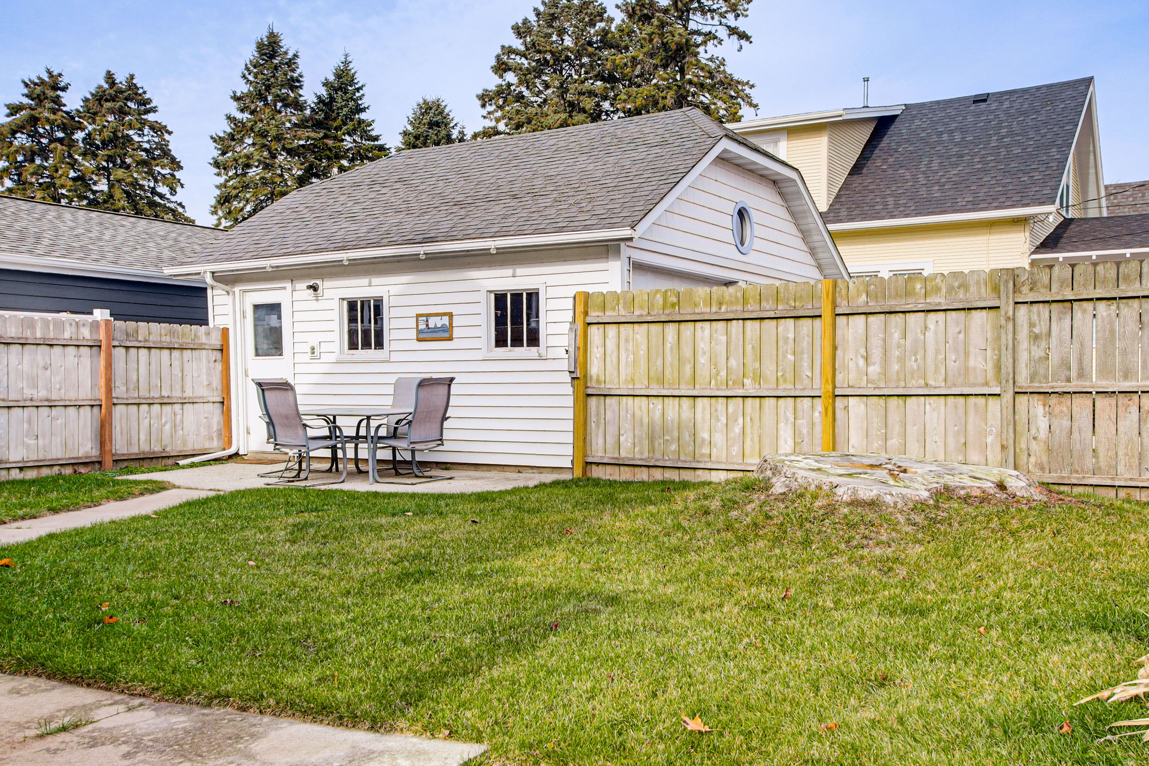 Fenced Backyard | Gas Grill