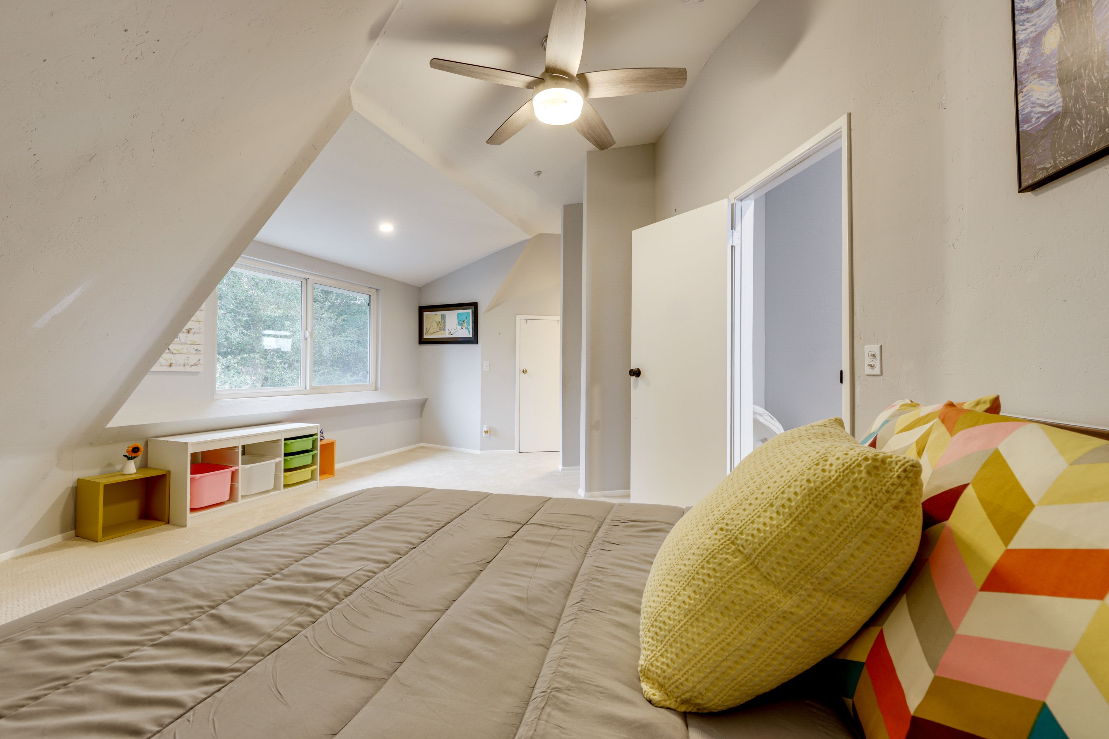 Bedroom 2 | Queen Bed | 2nd Floor