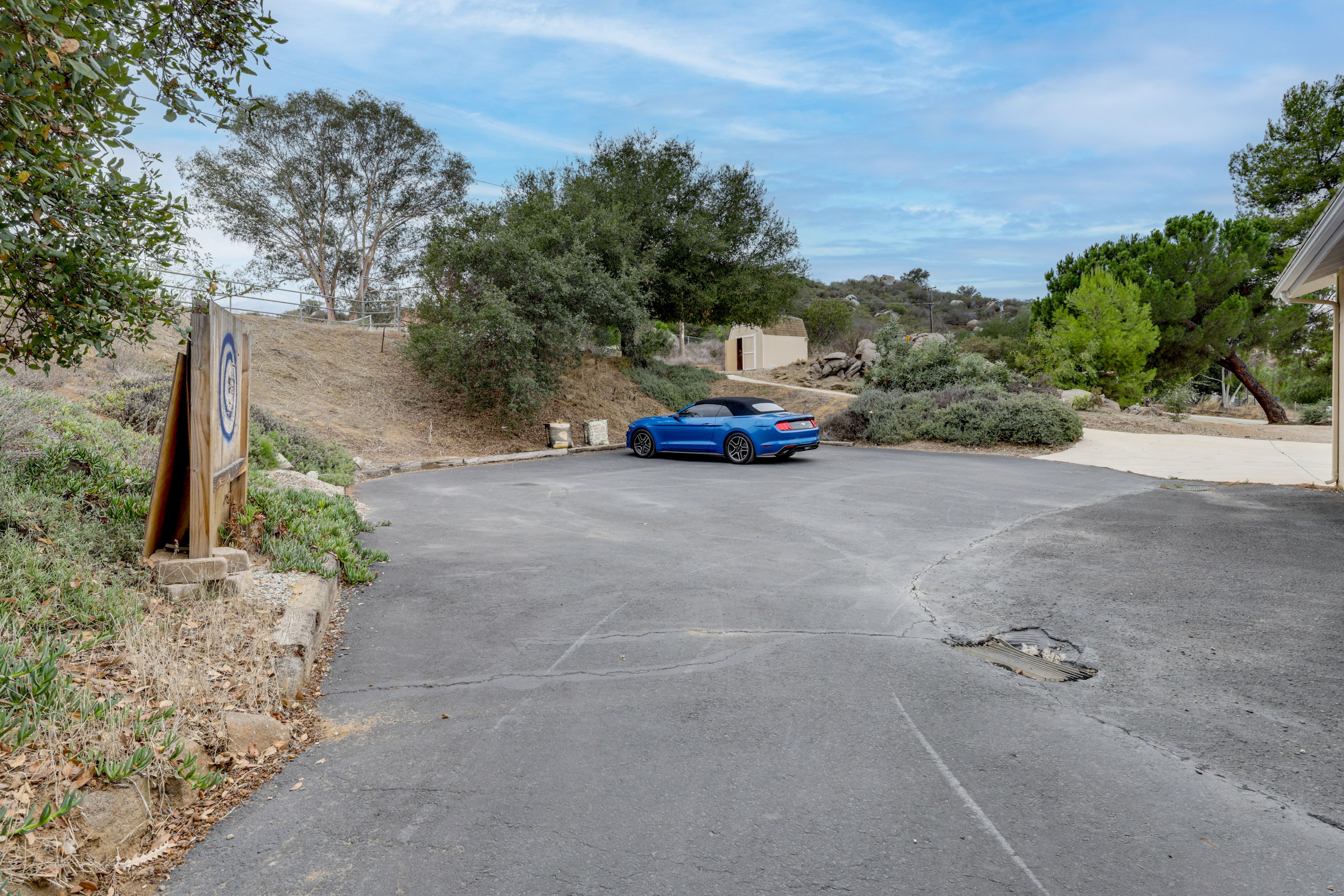 Parking | Driveway (6 Vehicles)