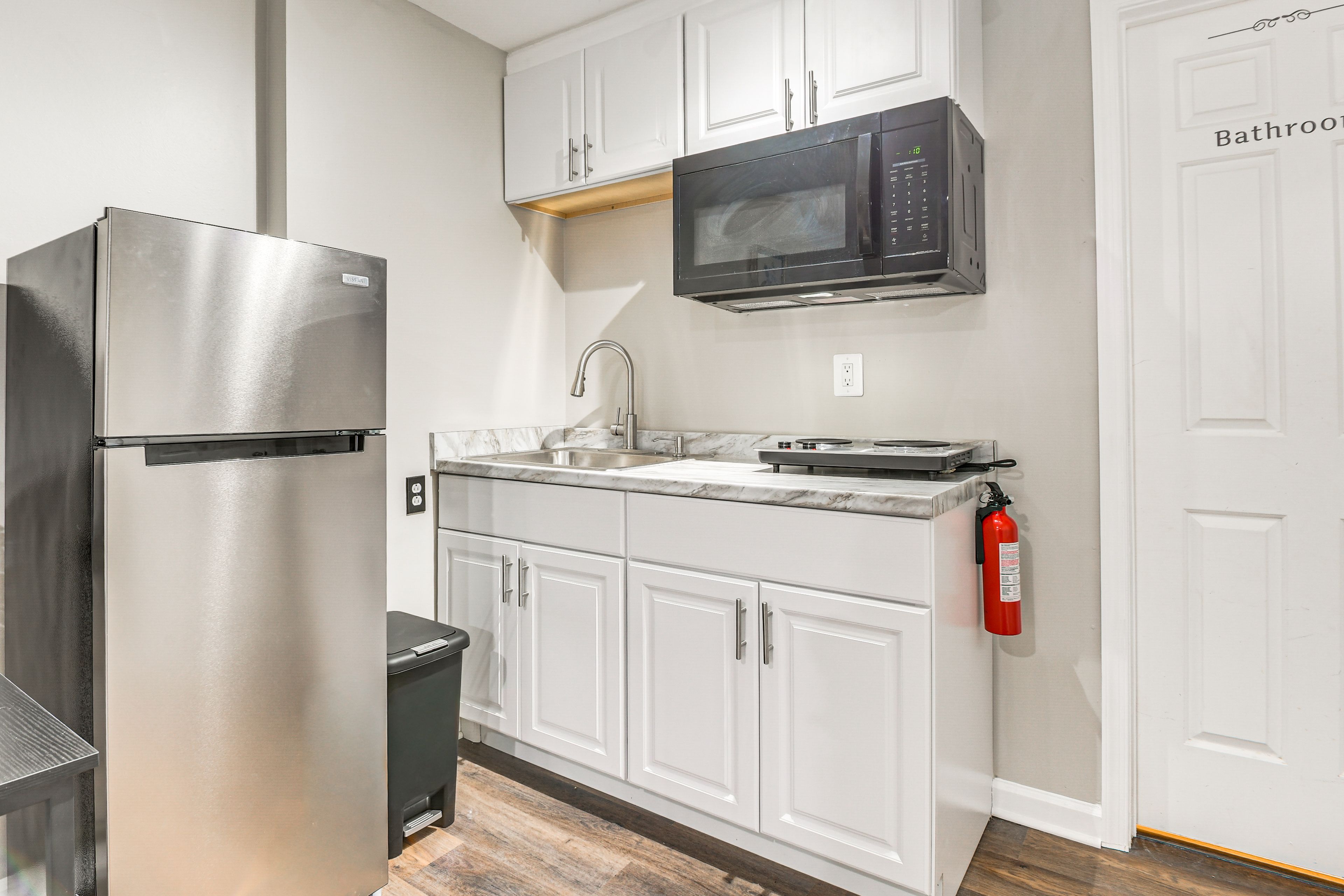 Kitchenette | Hot Plate | Toaster | Drip Coffee Maker